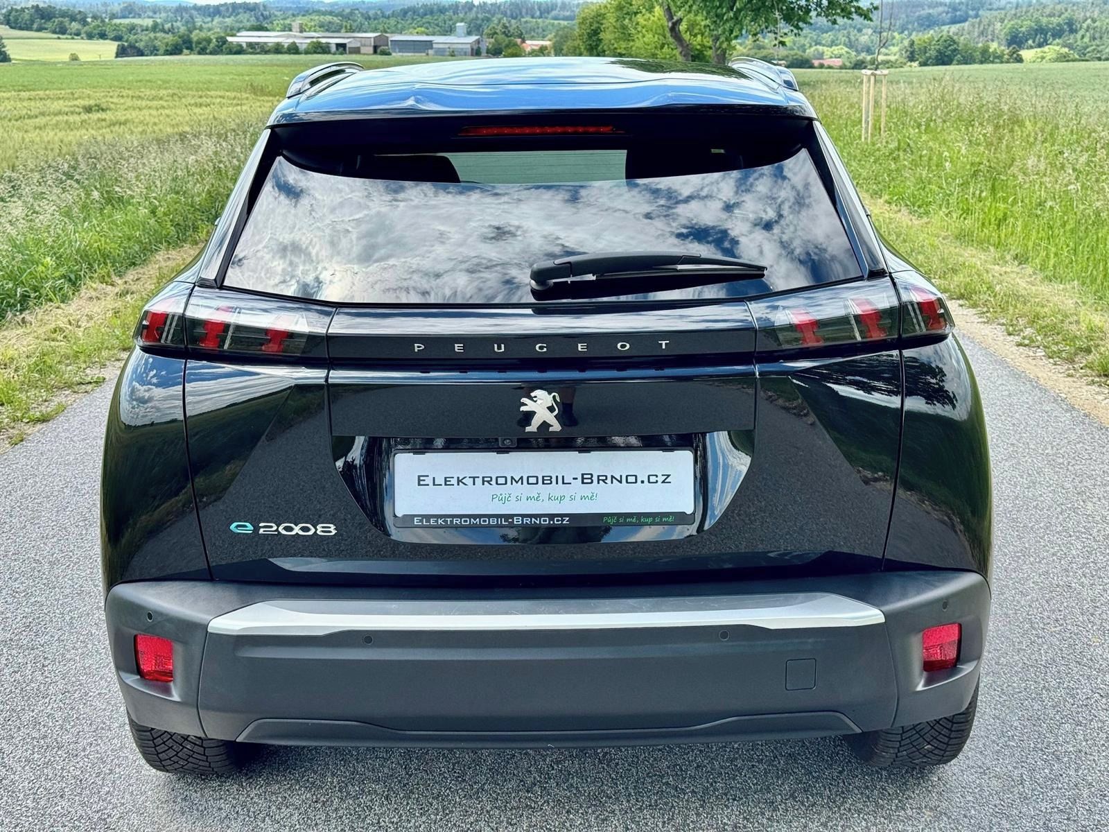 Peugeot 2008, 50kWh, SoH 90%, 360° Kamera - fotka 5