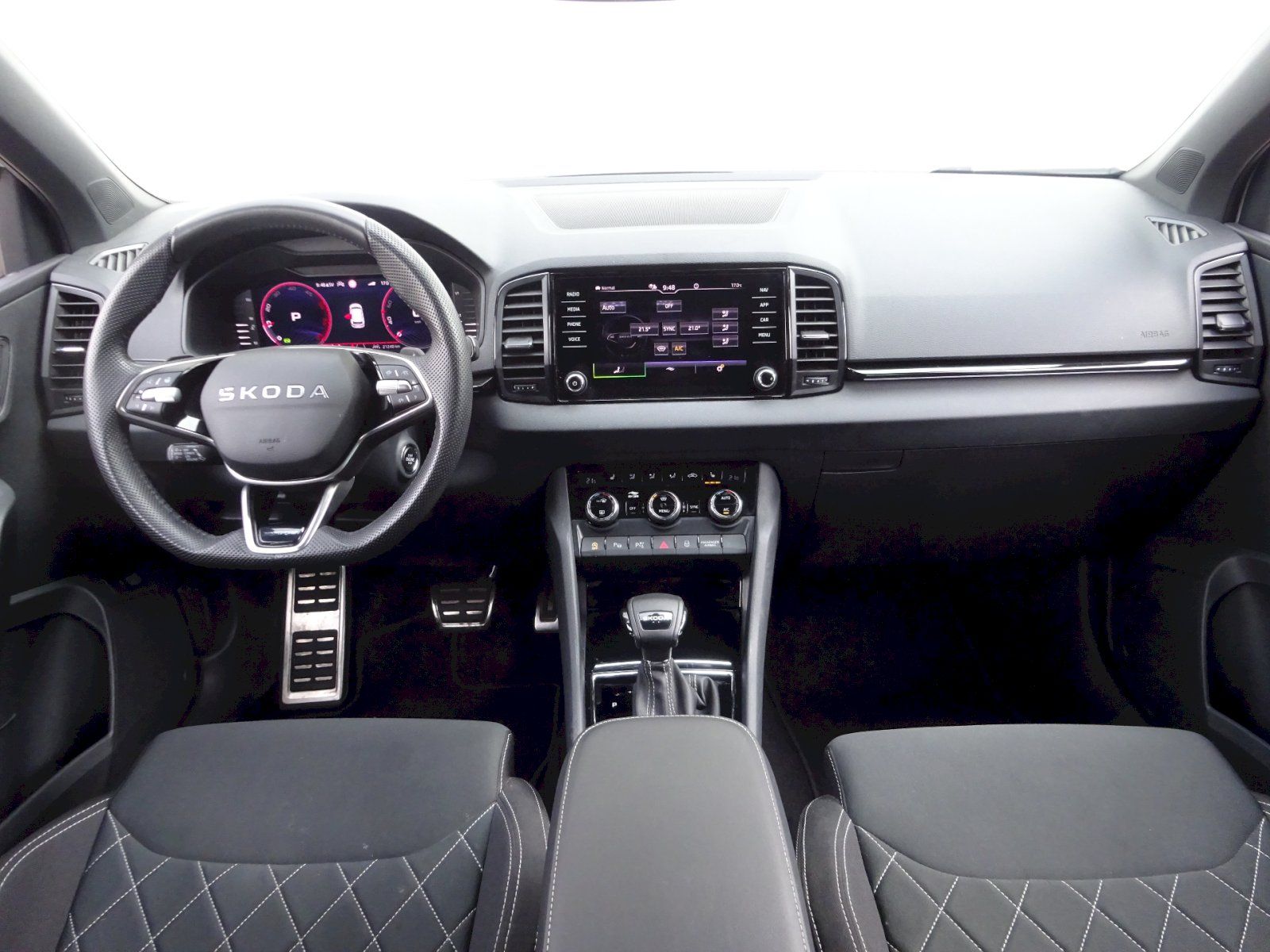 Škoda Karoq, 2,0TDi /110kW  DSG Sportline - fotka 5