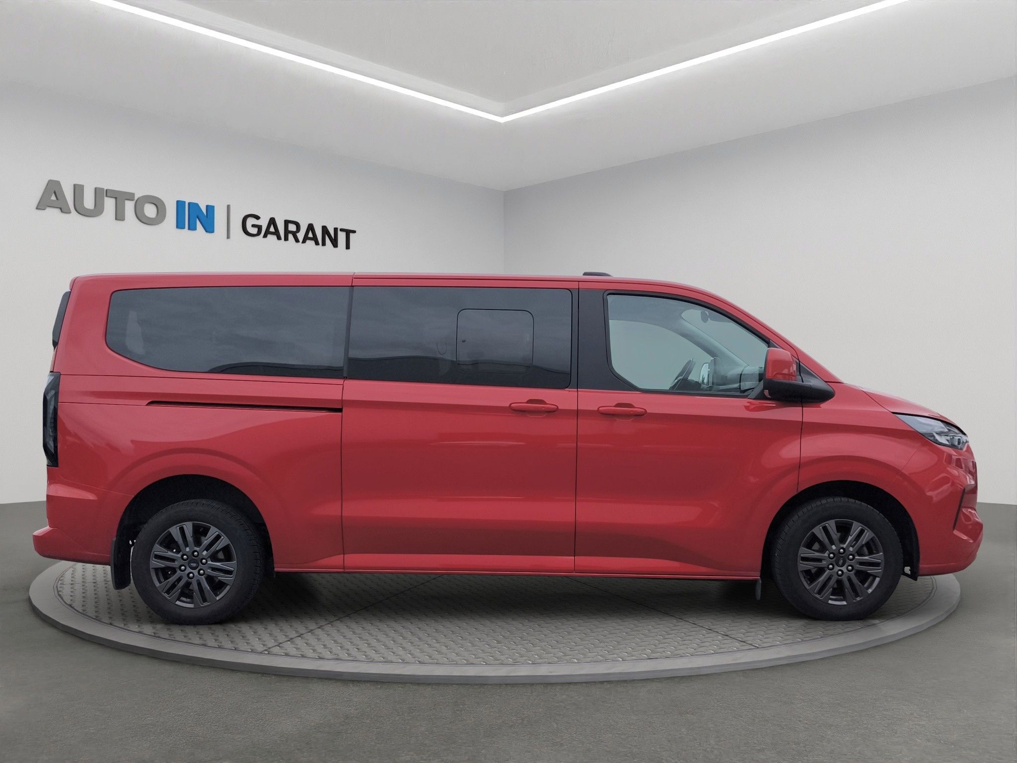 Ford Tourneo Custom, L2 TITANIUM 2,0 EcoBlue 125kW, - fotka 4