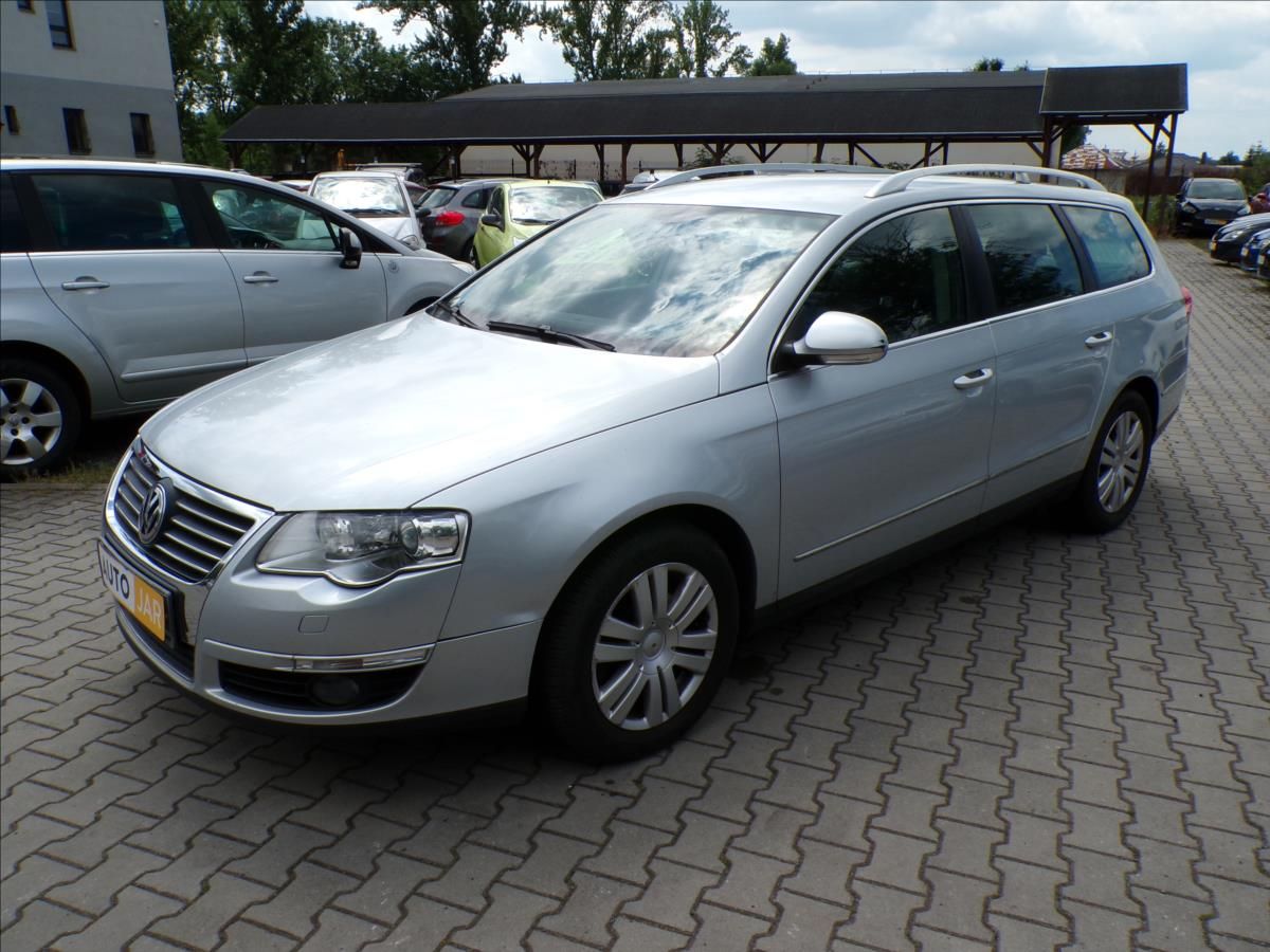 Volkswagen Passat, 2,0 TDI  HIGHLINE,XENONY - fotka 3
