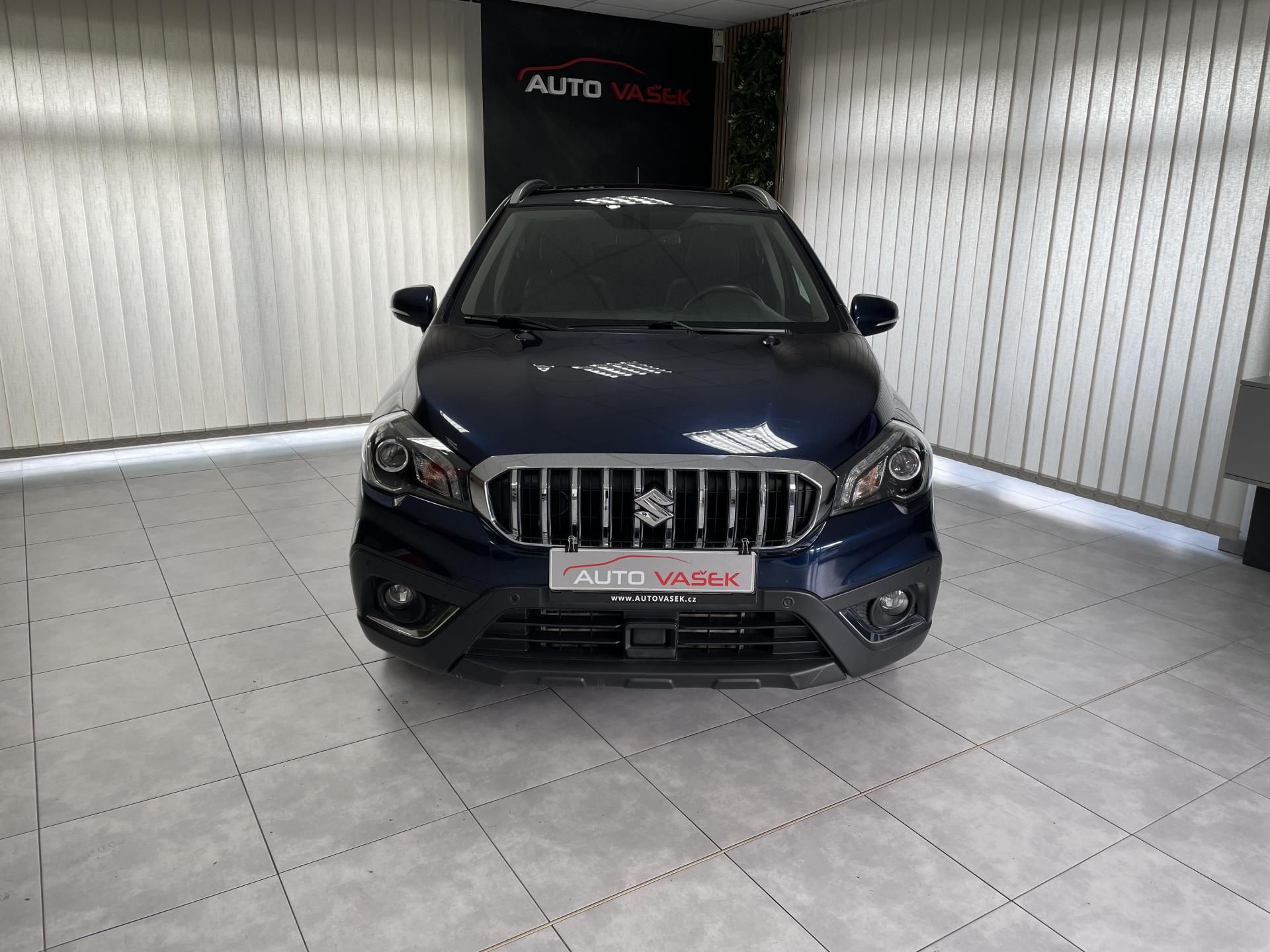 Suzuki SX4 S-Cross, 1.4 BJ 4x4 AT ČR PANO NAVI XEN - fotka 4