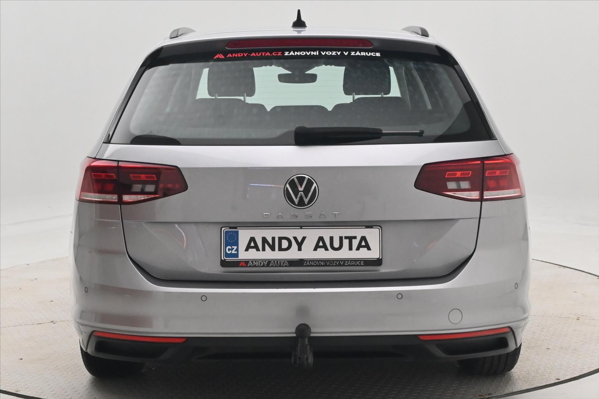 Volkswagen Passat, 2,0 TDI 110kW DSG Business Zár - fotka 6