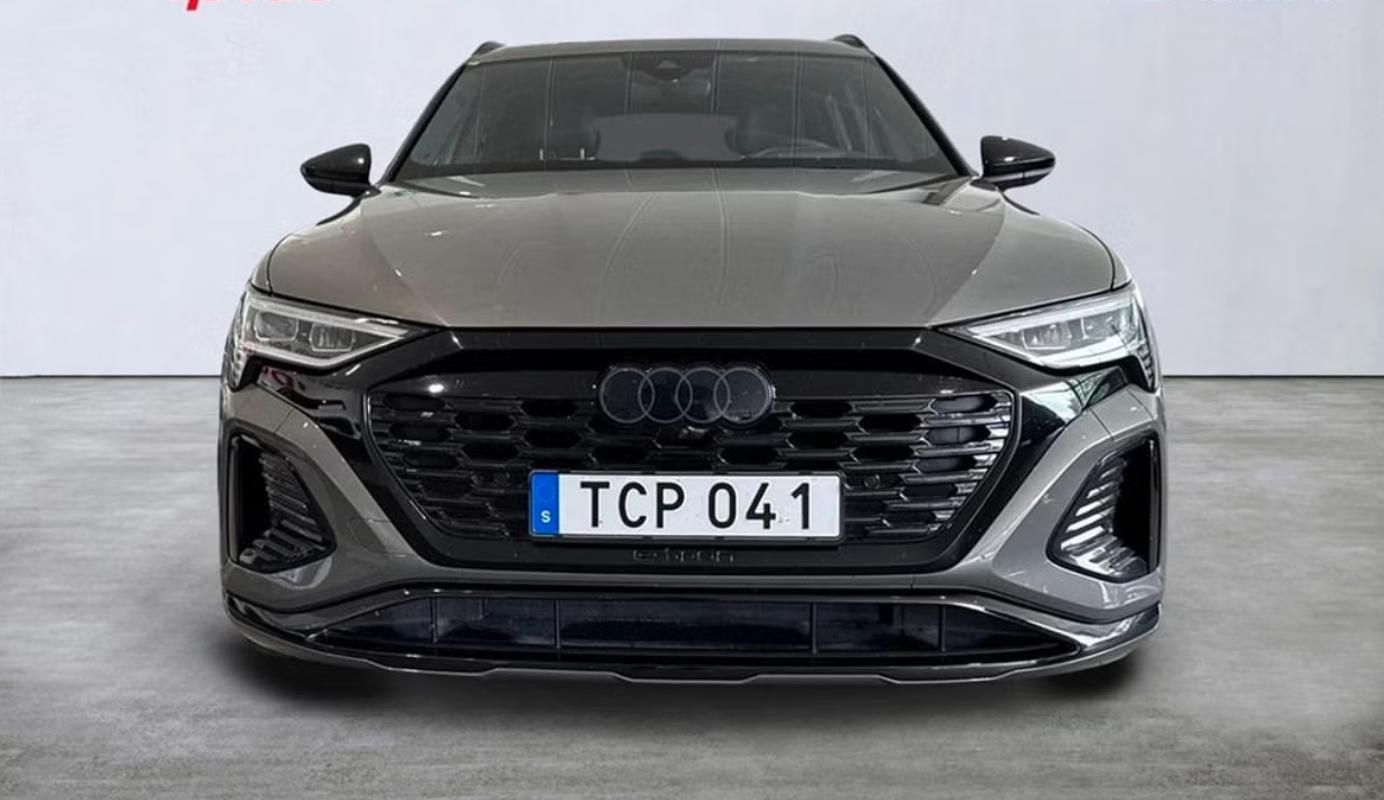 Audi Q8 e-tron, 55 Q 360k HuD Tažné 4 zóny - fotka 3