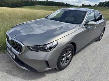520d X-DRIVE AT/8 NAVI LED ČR