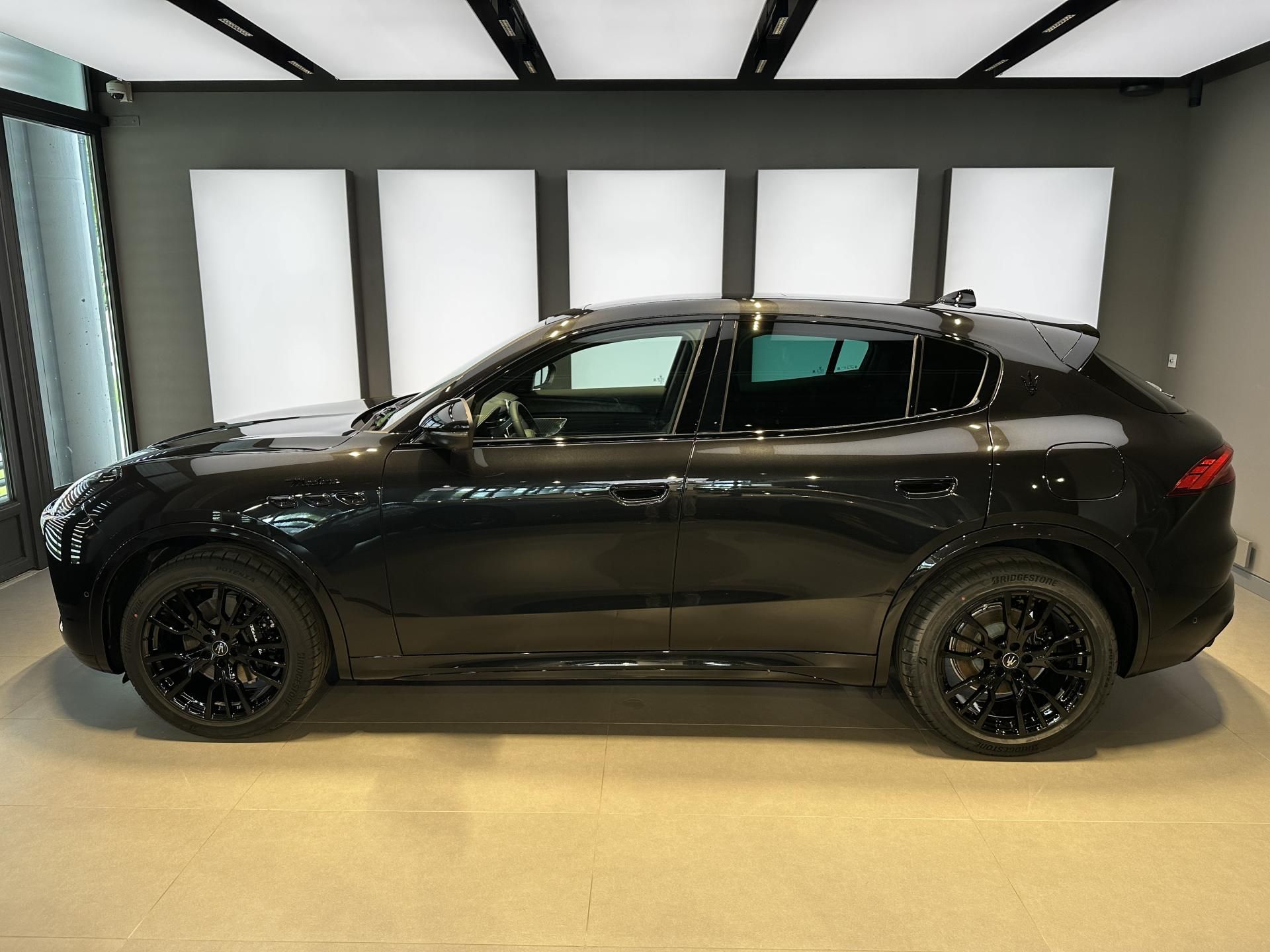 Maserati Grecale, Grecale Modena 330 HP - fotka 5