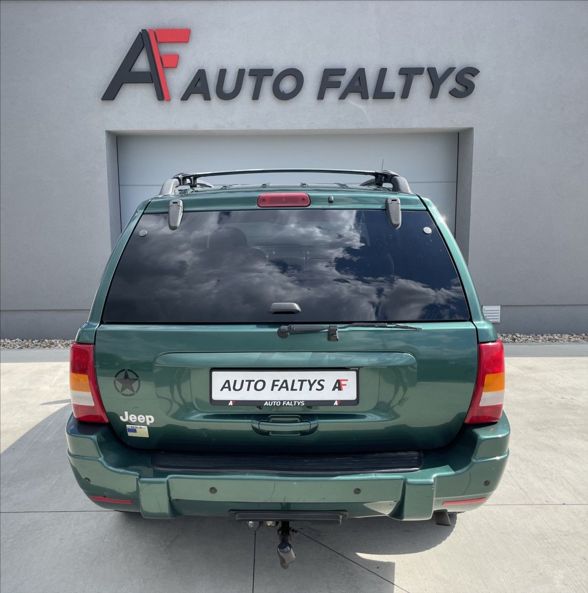 Jeep Grand Cherokee, 4,0 i 140KW AUTOMAT - fotka 4