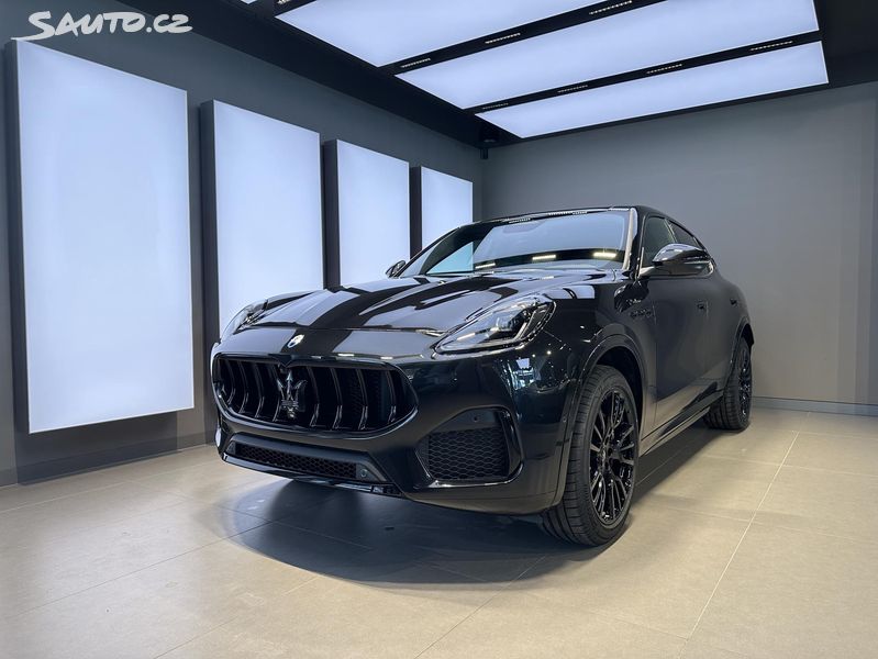 Maserati Grecale, Grecale Modena 330 HP