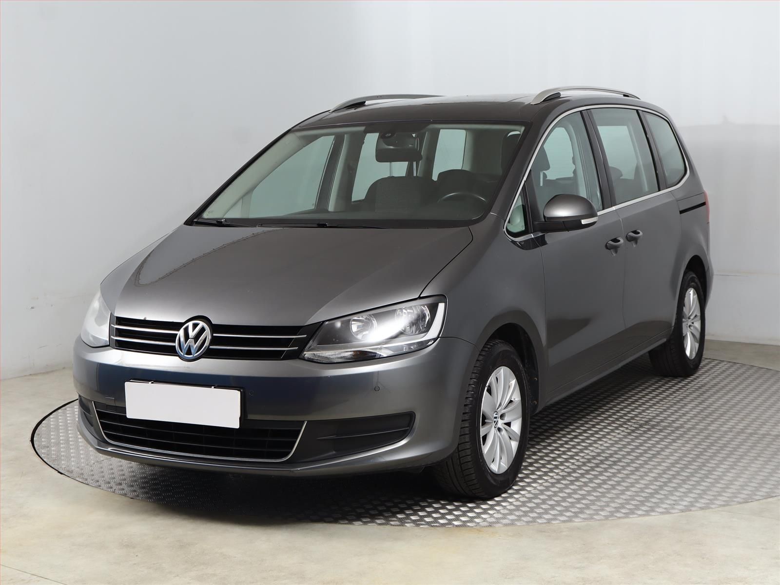 Volkswagen Sharan, 2.0 TDI, Automatická klima - fotka 2