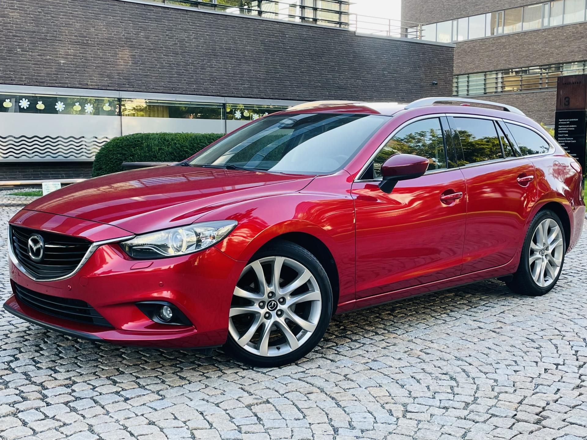 Mazda 6, 2.0i MANUÁL 1MAJITEL SERVISKA - fotka 3