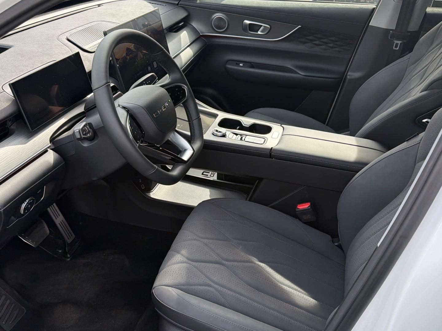 Chery Tiggo 8, Unique FWD - fotka 6