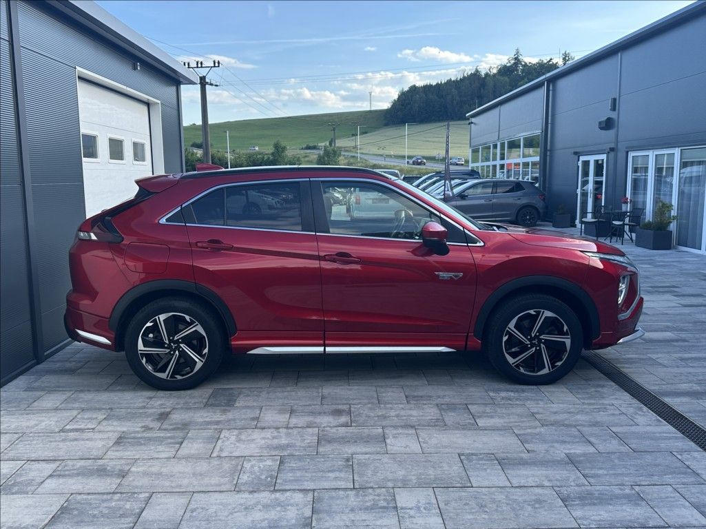 Mitsubishi Eclipse Cross, 2,4PHEV 188PS Instyle+ A/T 4x4 - fotka 6