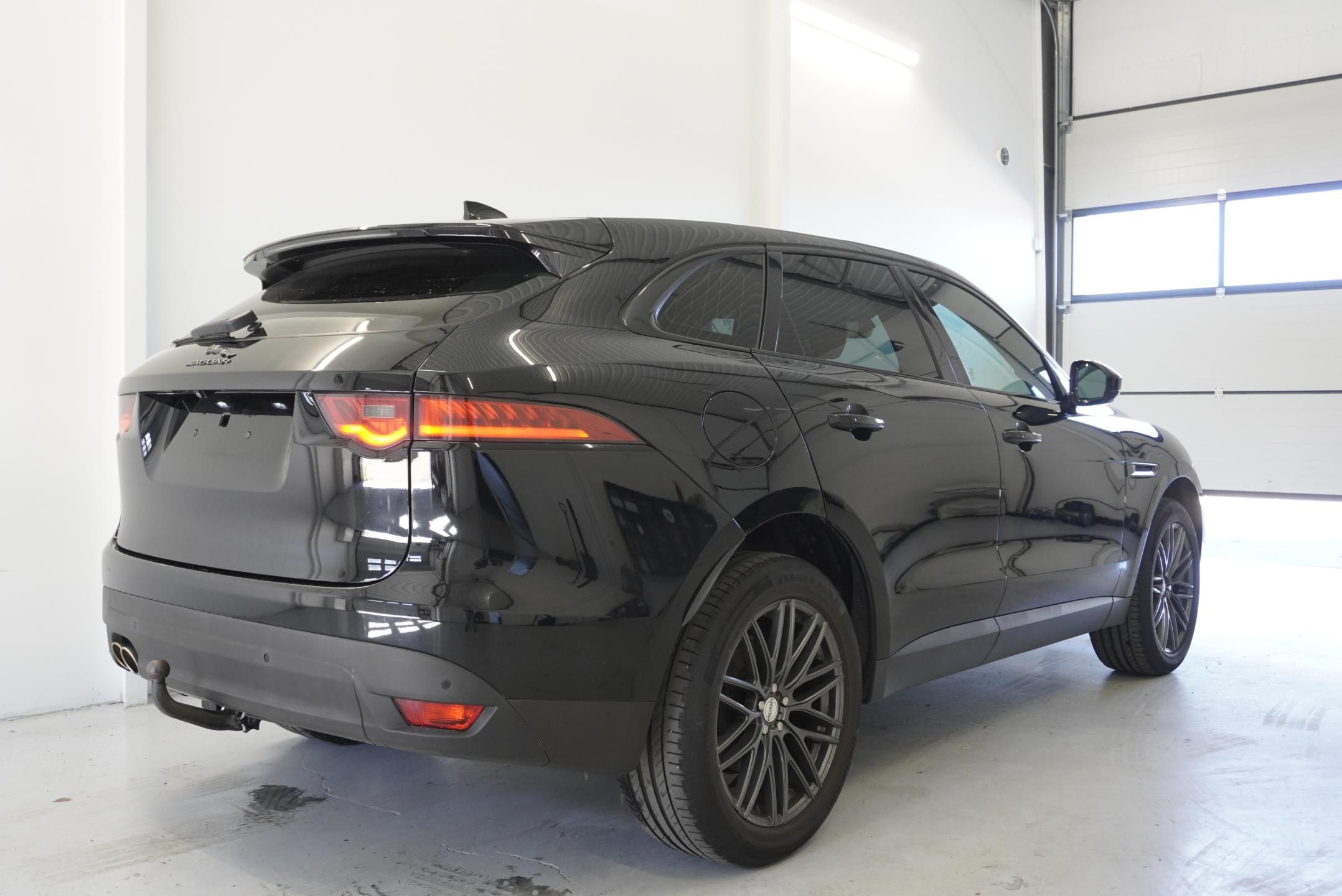 Jaguar F-Pace, 2.0D 132kW,TAŽNÉ,141 000KM - fotka 5