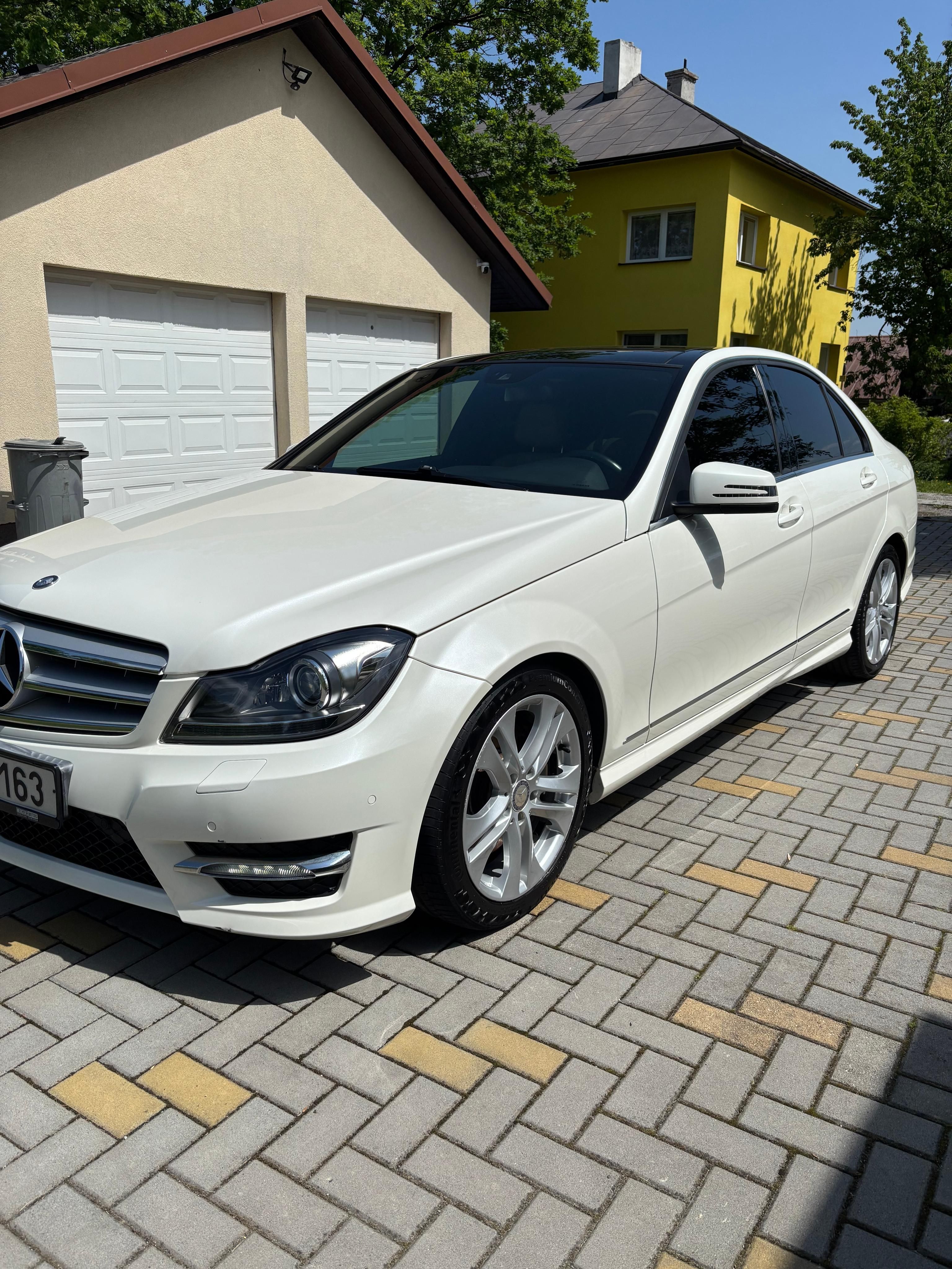 Mercedes-Benz Třídy C, C300 CDI V6 (W204), 4MATIC AMG - fotka 2