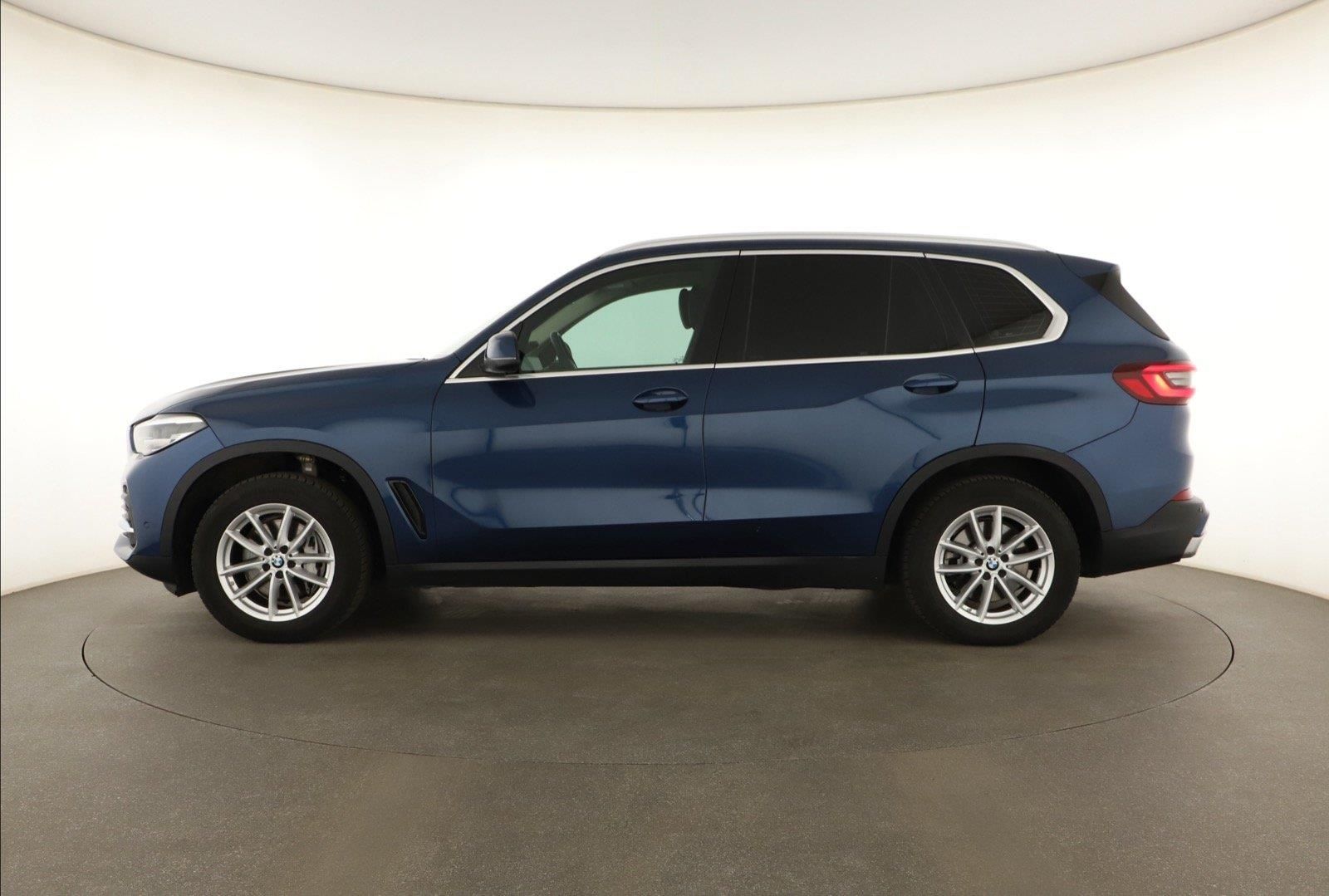 BMW X5, xDrive40i - fotka 3