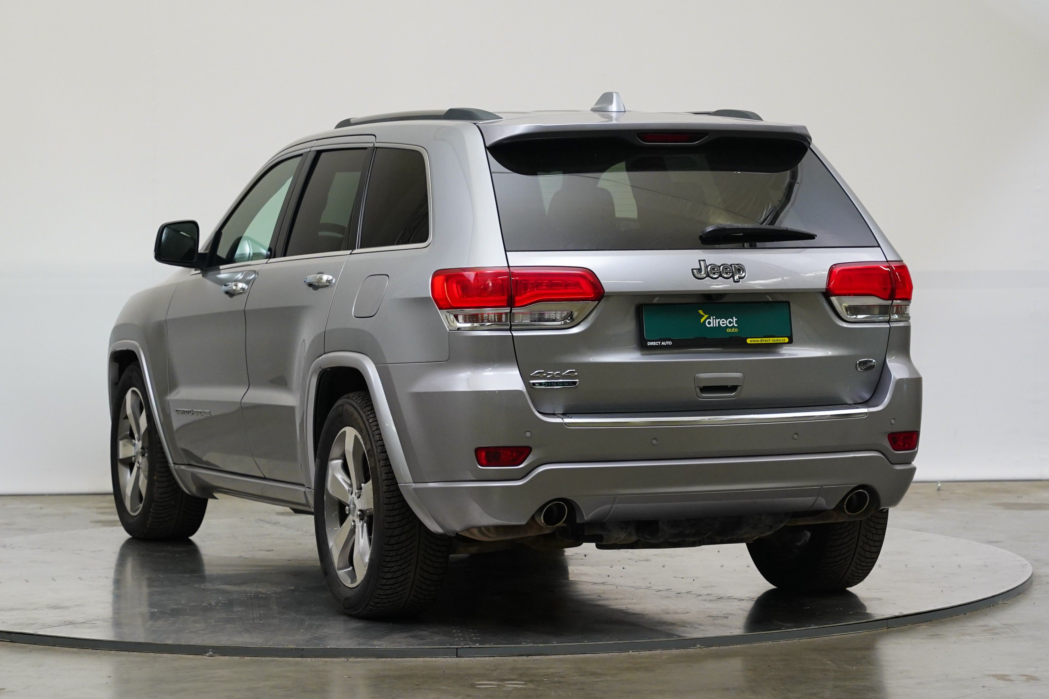 Jeep Grand Cherokee, 3.0 CRD 184 kW 4x4 Overland - fotka 4
