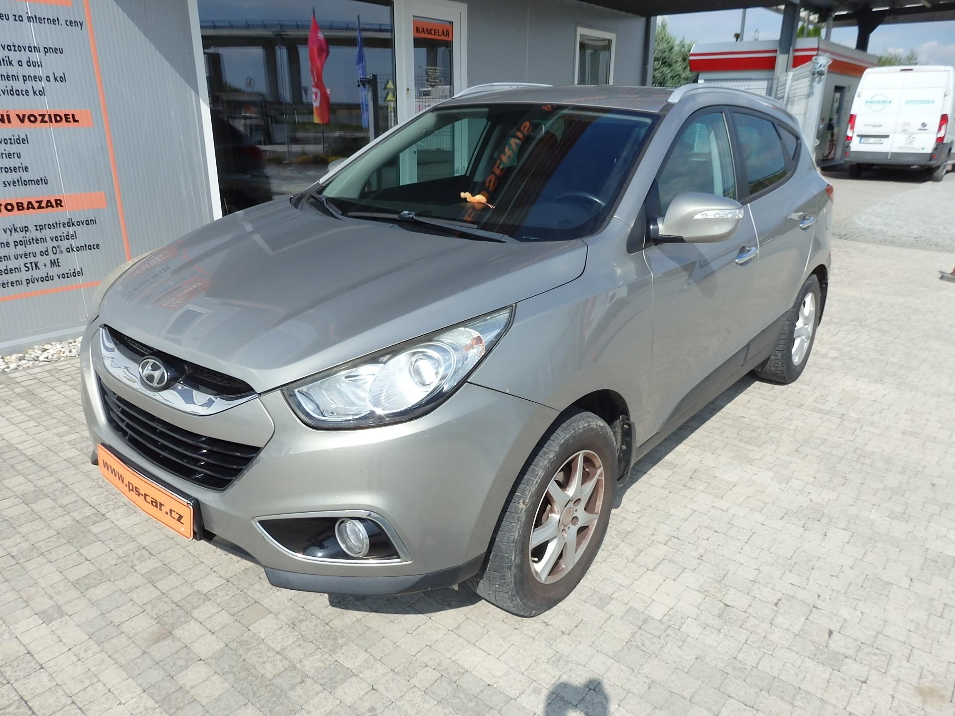 Hyundai ix35, 2.0 16V DIGI. KLIMA,4X4, ZÁVĚS - fotka 2