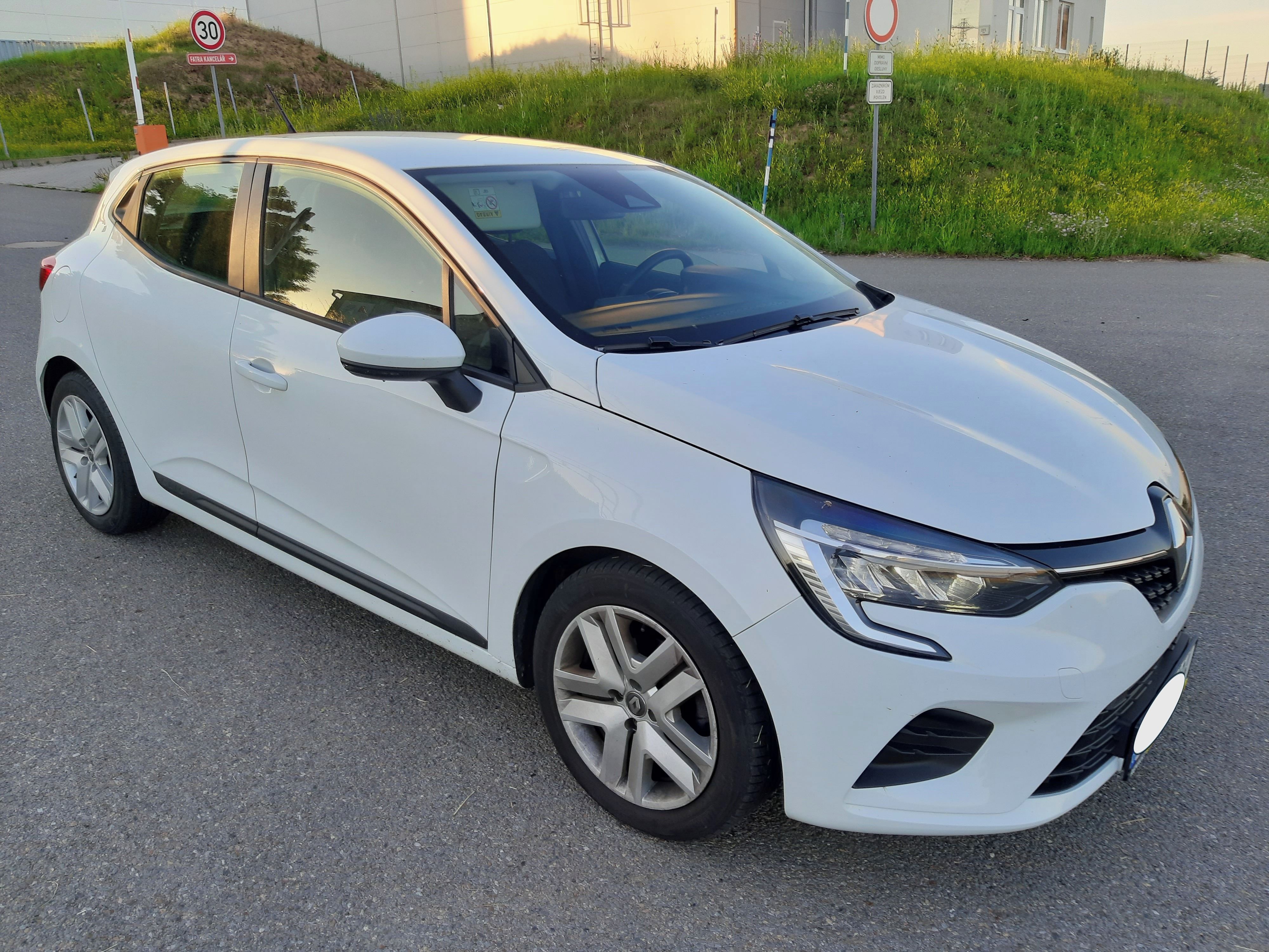 Renault Clio, 1.0 TCe, Zen, tažné - fotka 2