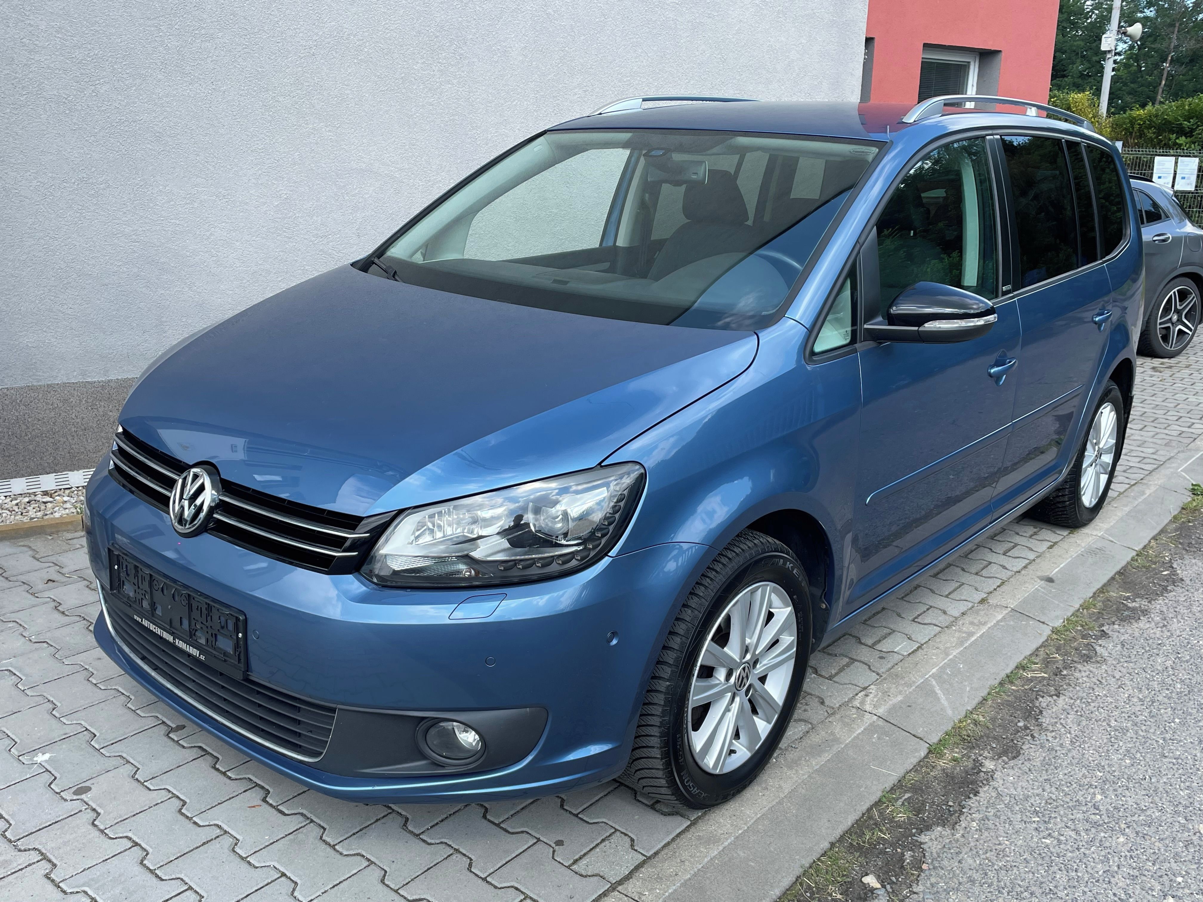 Volkswagen Touran, 1.2 TSI Style Xenony Tažné - fotka 2