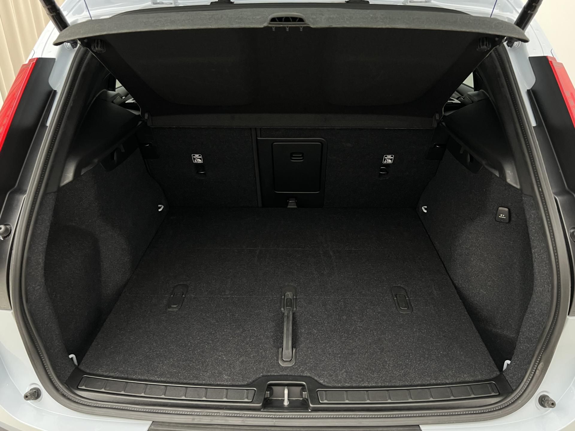 Volvo XC40, B3 DARK PLUS AUT CZ - fotka 5