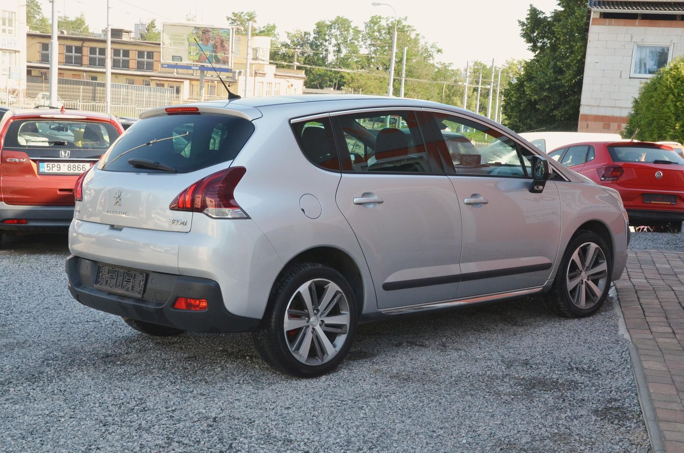 Peugeot 3008, 1.6 HDi 88kW XENON PANORAMA - fotka 6