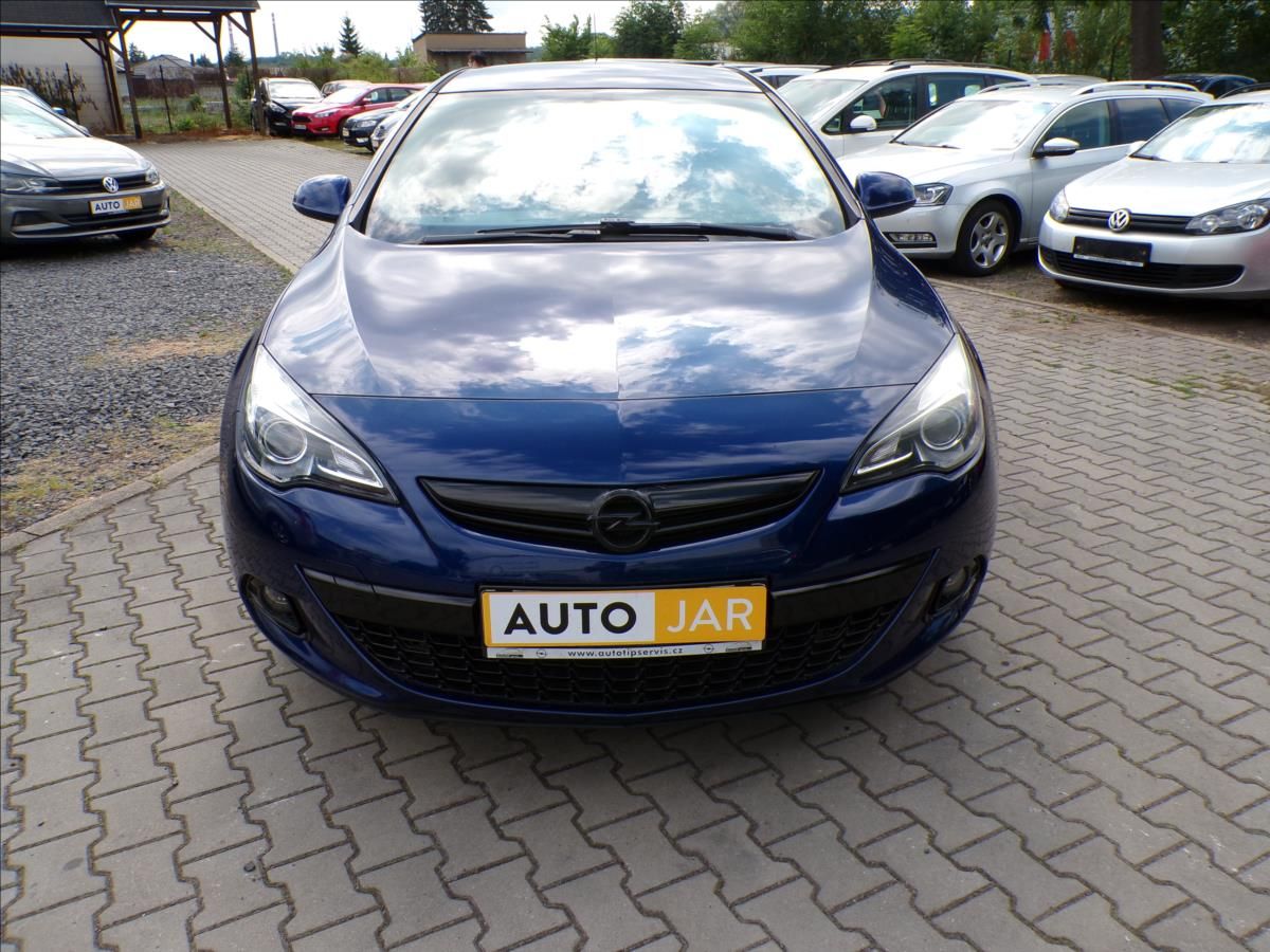 Opel Astra, 2,0 GTC - fotka 2