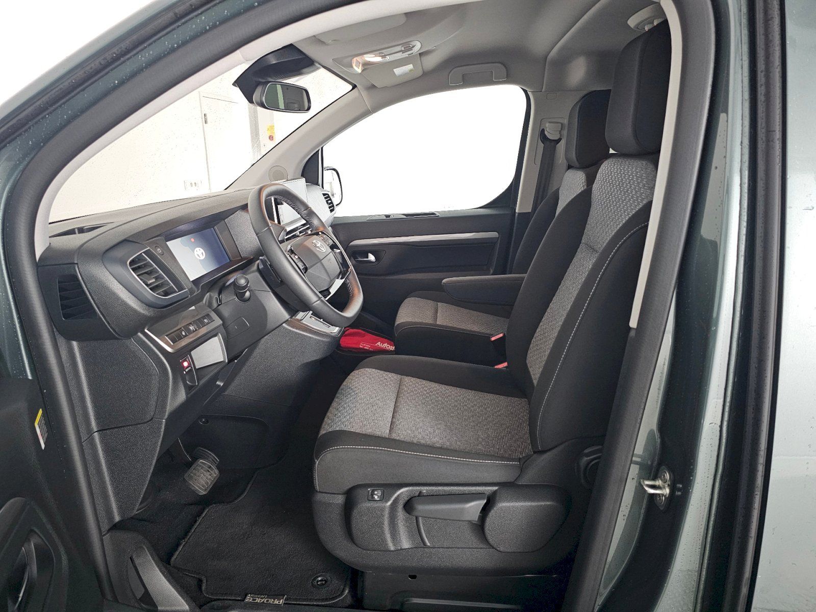 Toyota Proace Verso, L2 2.0D 180k 8AT FAMILY WEBAST - fotka 6