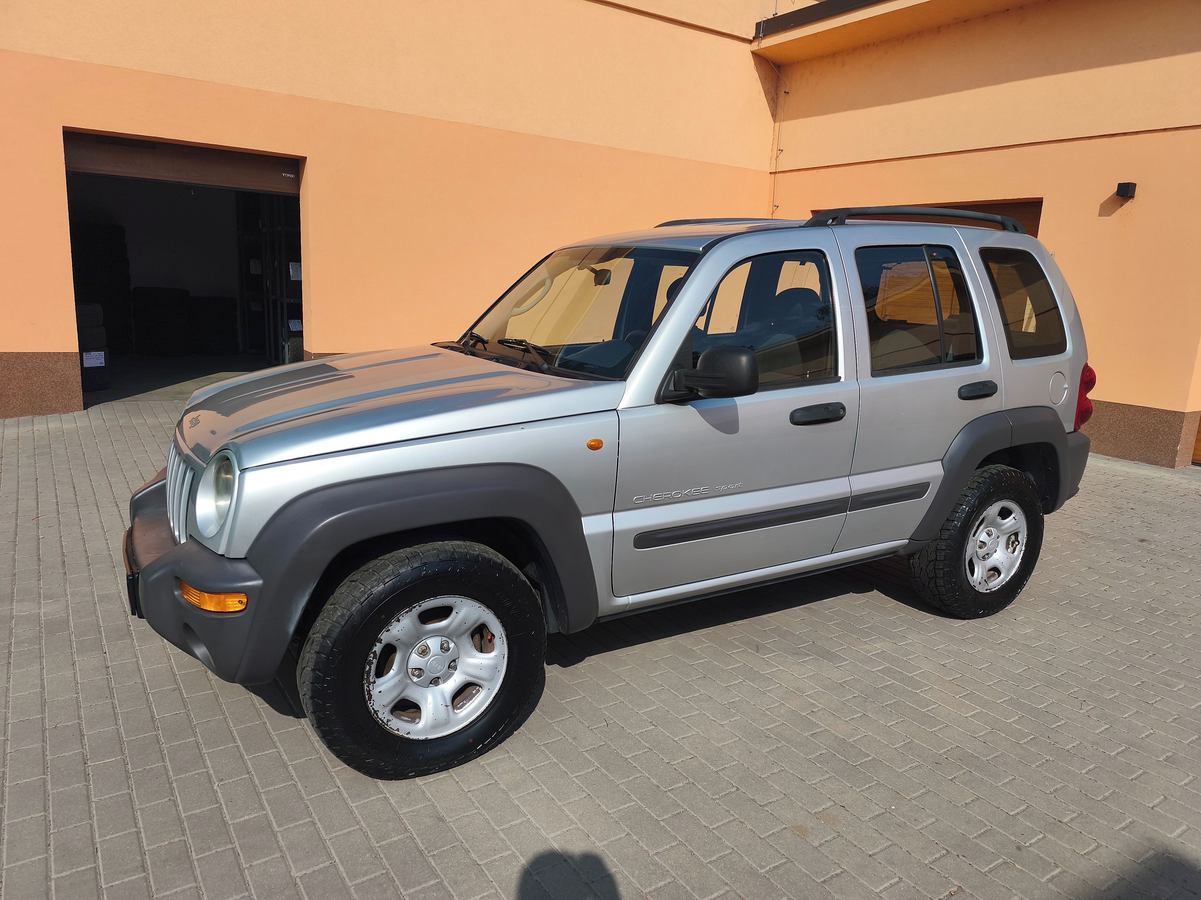 Jeep Cherokee, 2.5 CRDi SPORT, BEZ KOROZE - fotka 2