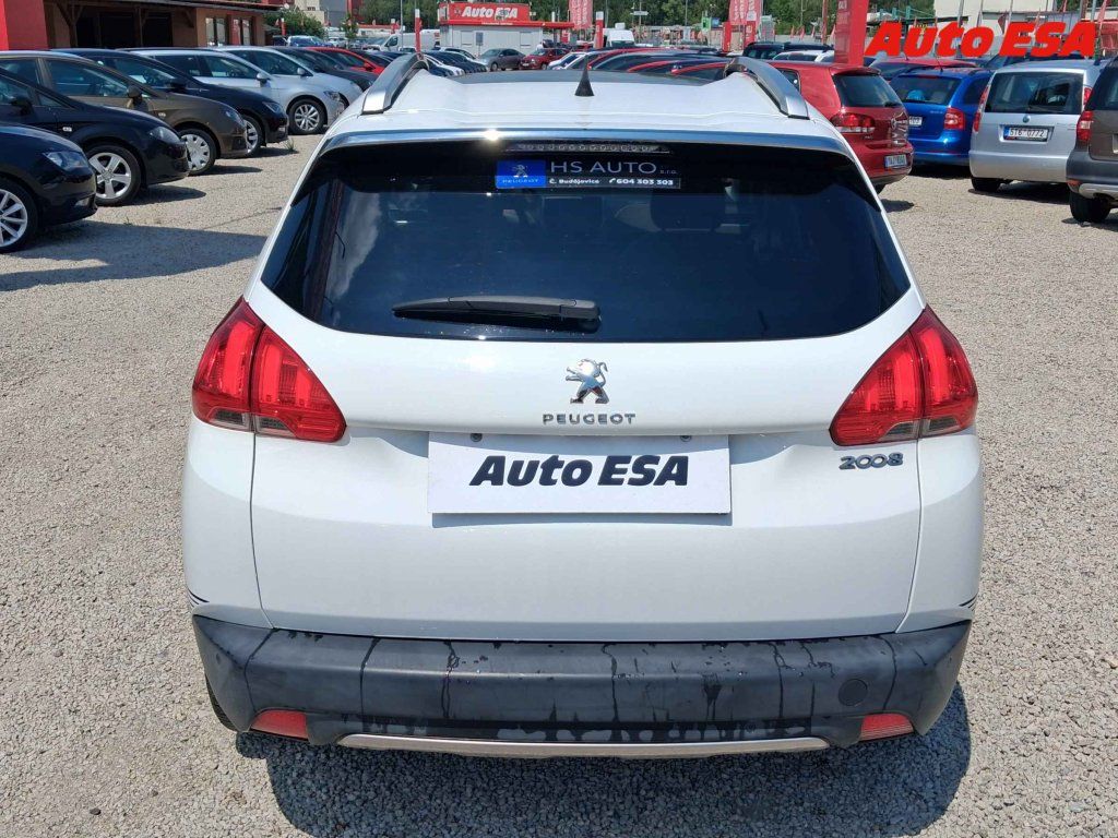 Peugeot 2008, 1.6 i,ČR - fotka 5