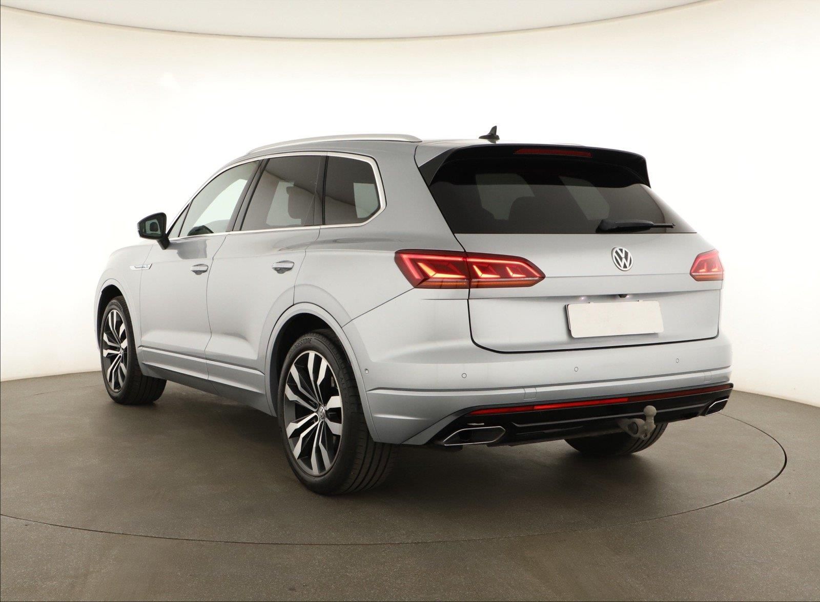 Volkswagen Touareg, 3.0 TDI, R-Line, 4X4, Automat - fotka 4