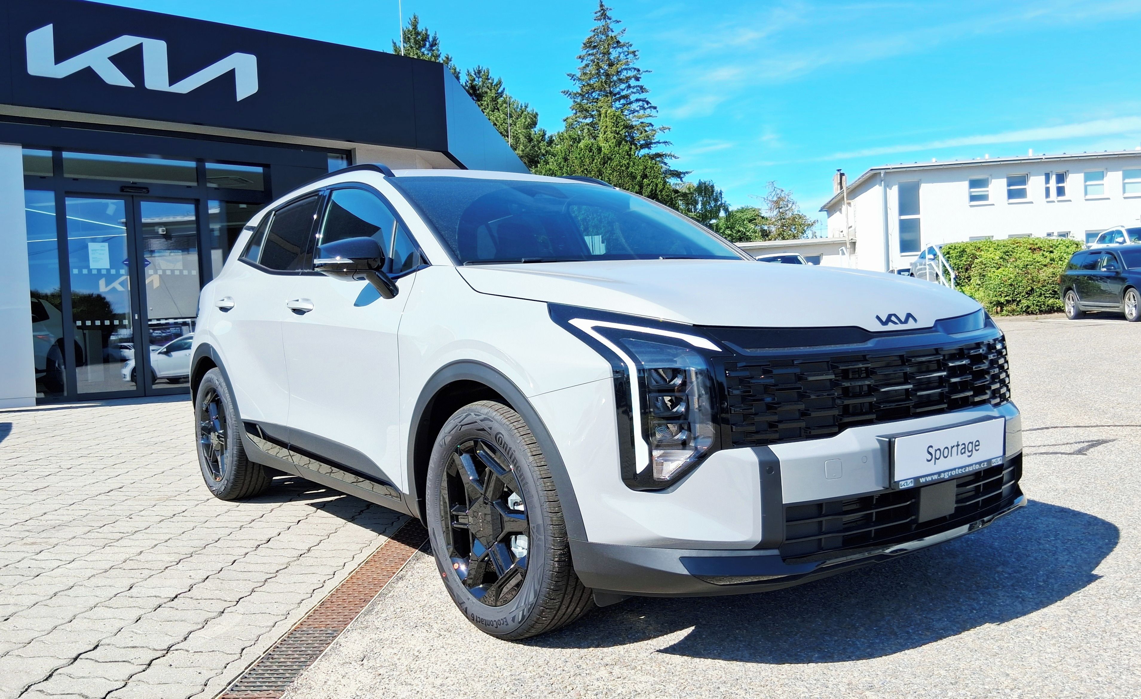 Kia Sportage, 1,6 T-GDi 4x4 7DCT BLACK EDITI - fotka 2