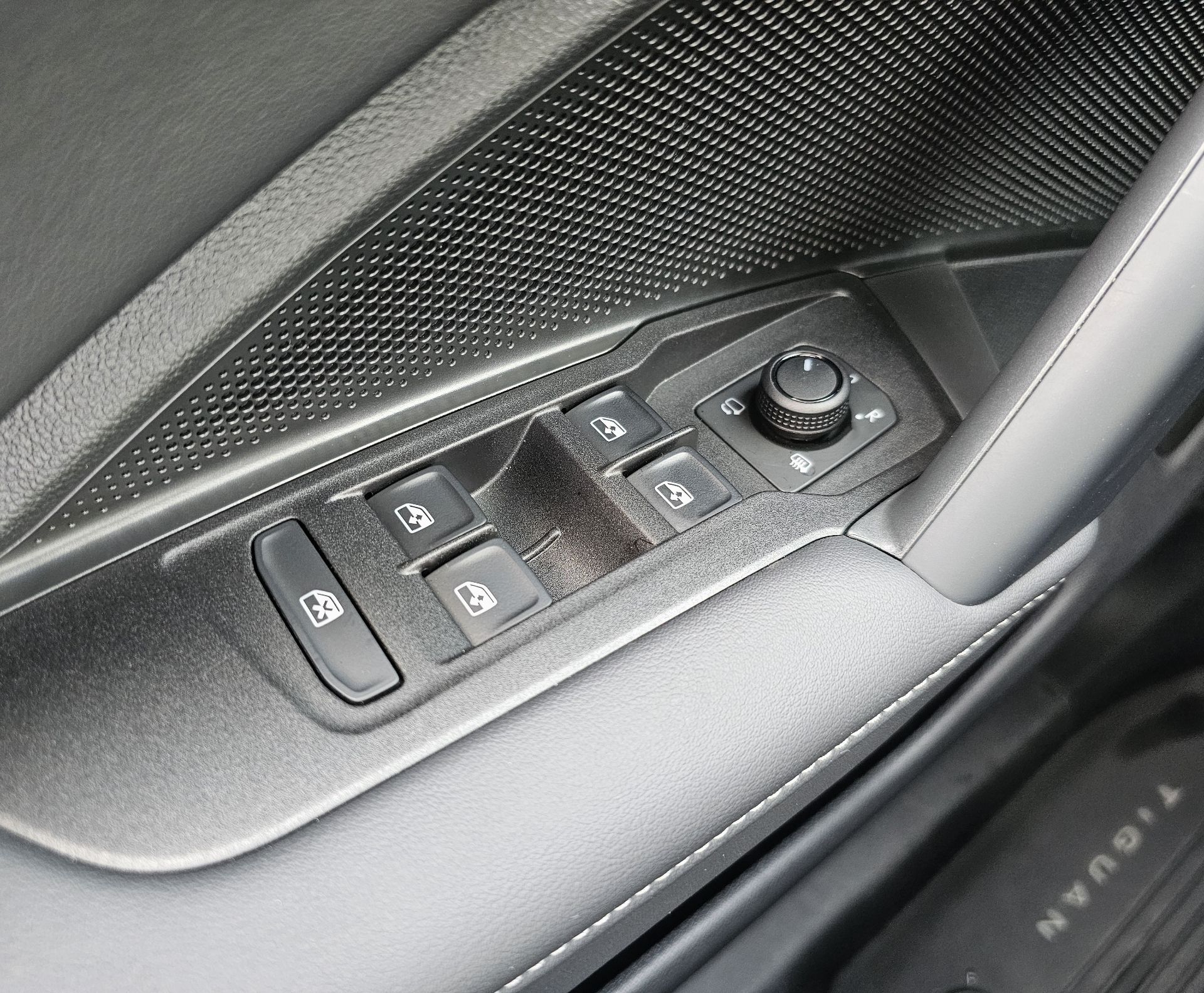 Volkswagen Tiguan, People 1,5 eTSI 110 kW mHEV - fotka 6