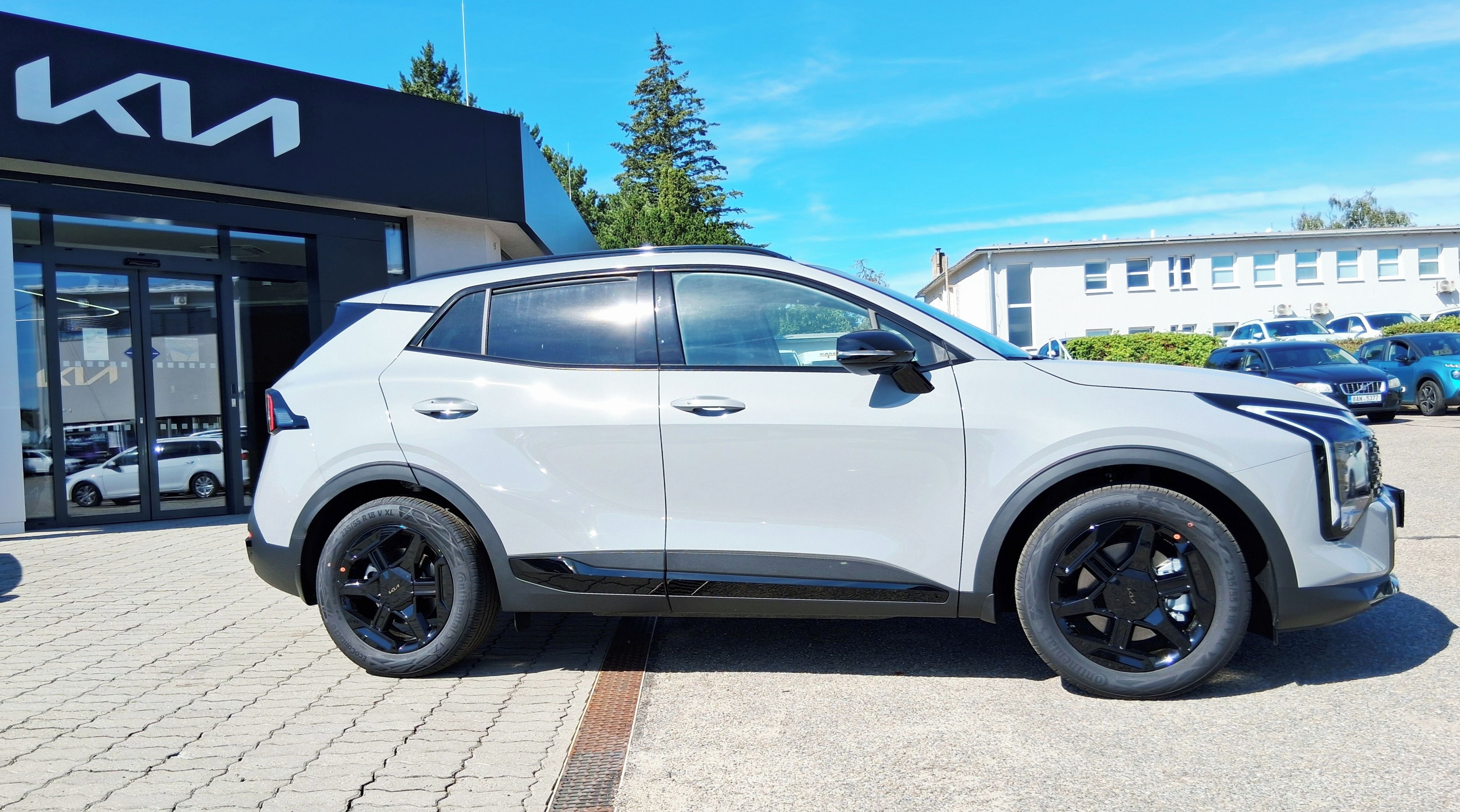 Kia Sportage, 1,6 T-GDi 4x4 7DCT BLACK EDITI - fotka 3