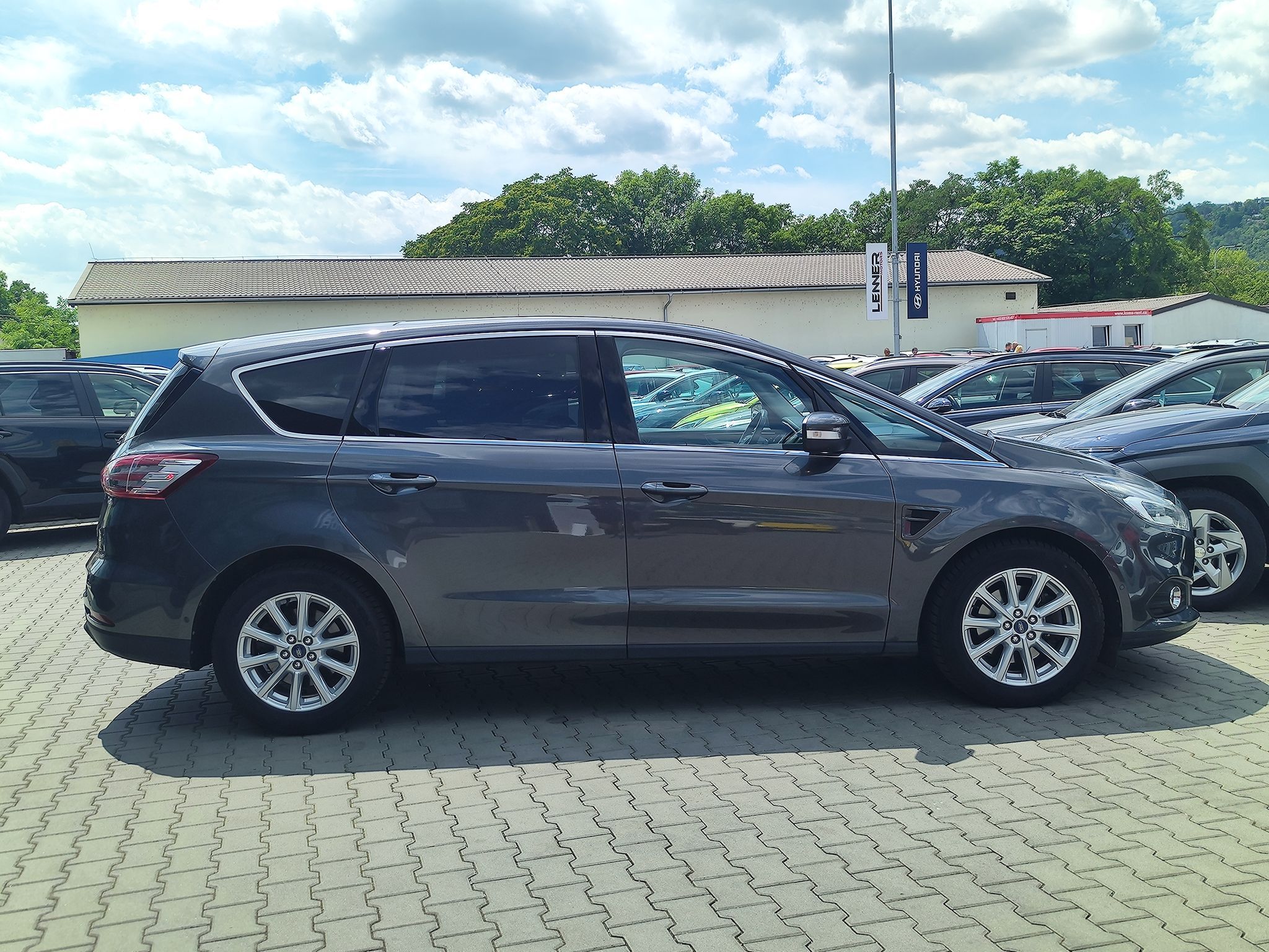 Ford S-MAX, 2.0 TDCI/132kW Titanium - fotka 4