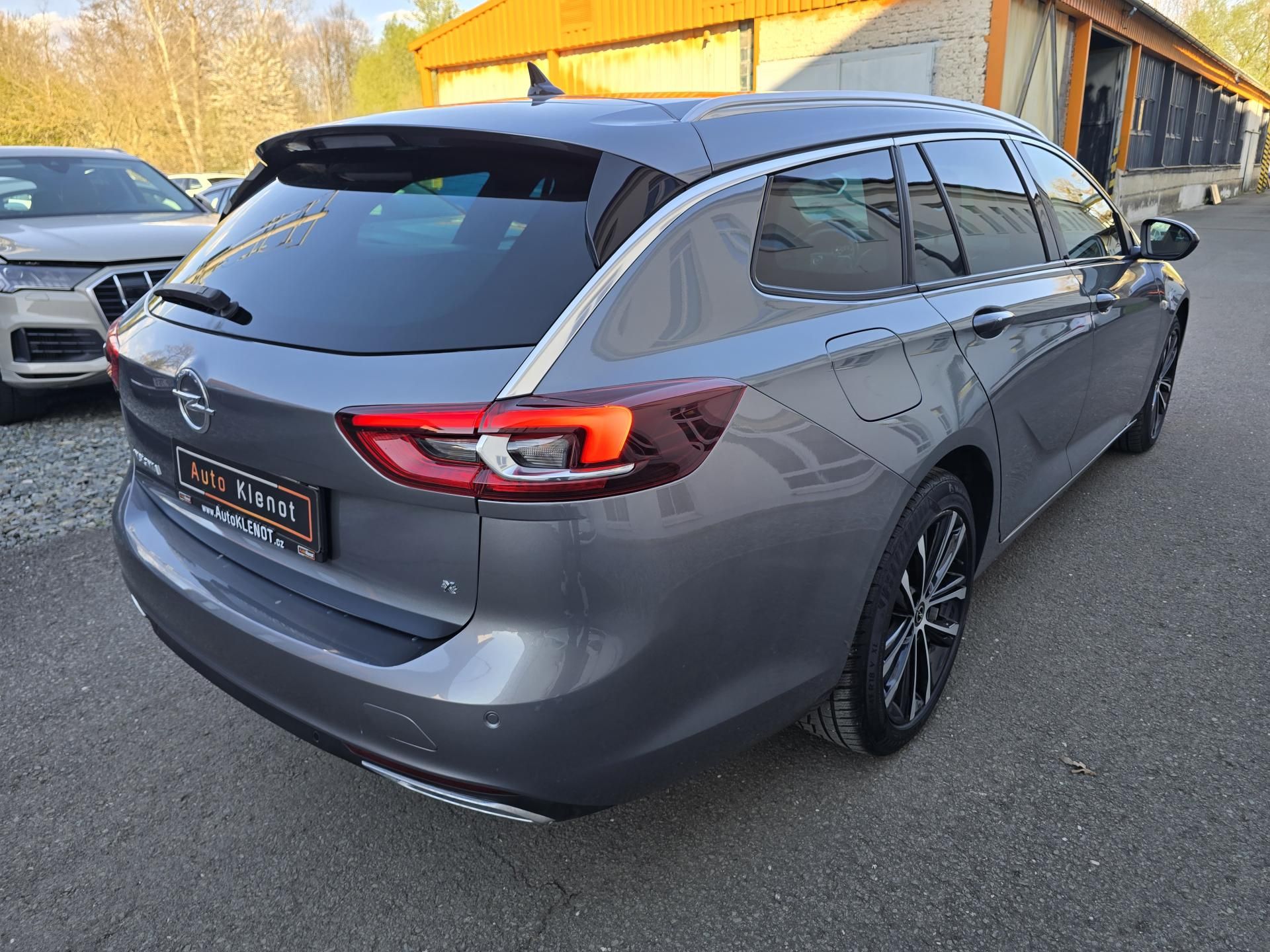 Opel Insignia, 2,0D 128kW 4x4 AUT Ultimate ST - fotka 4