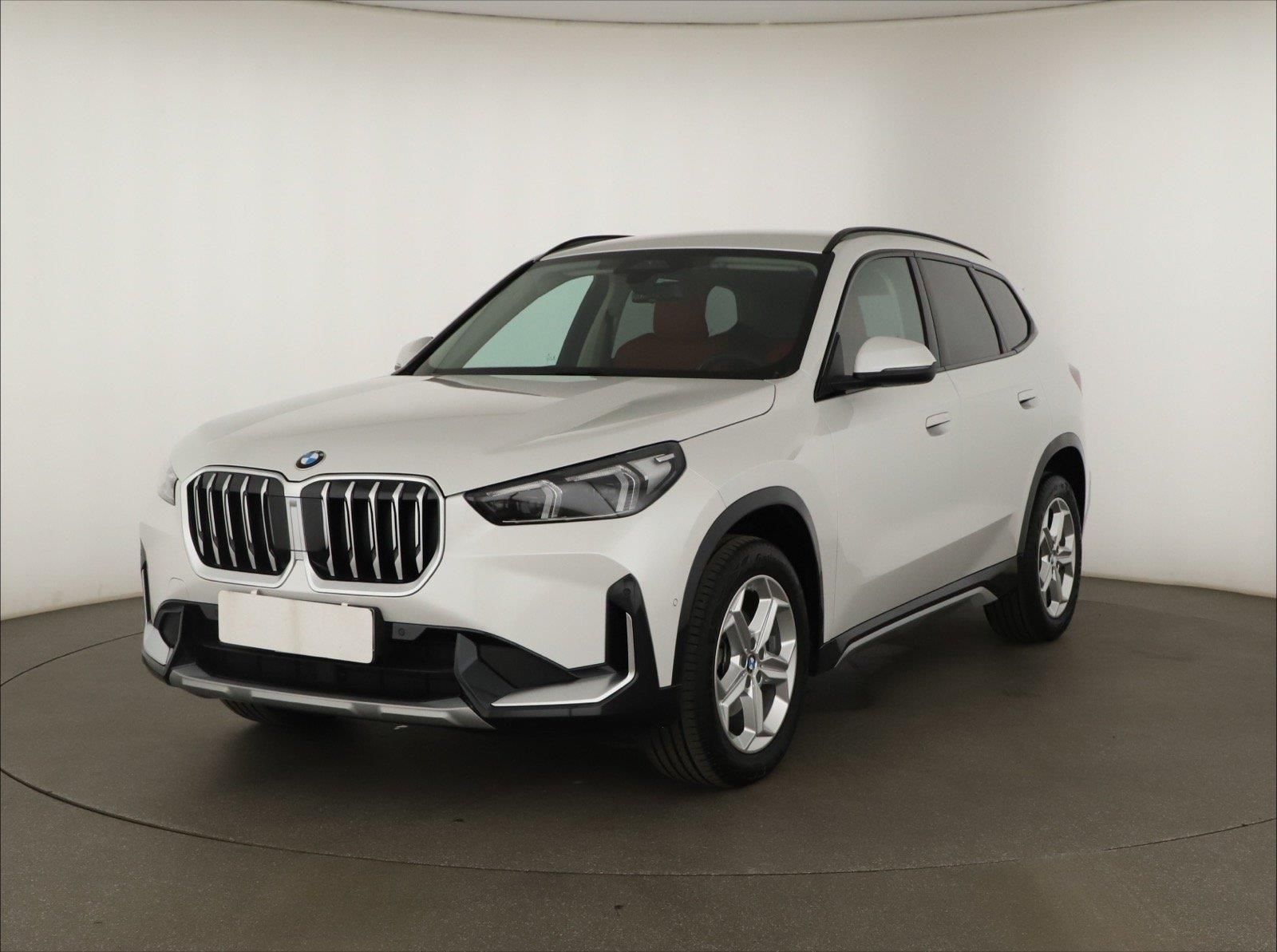 BMW X1, sDrive18i, Full LED, Navigace - fotka 2
