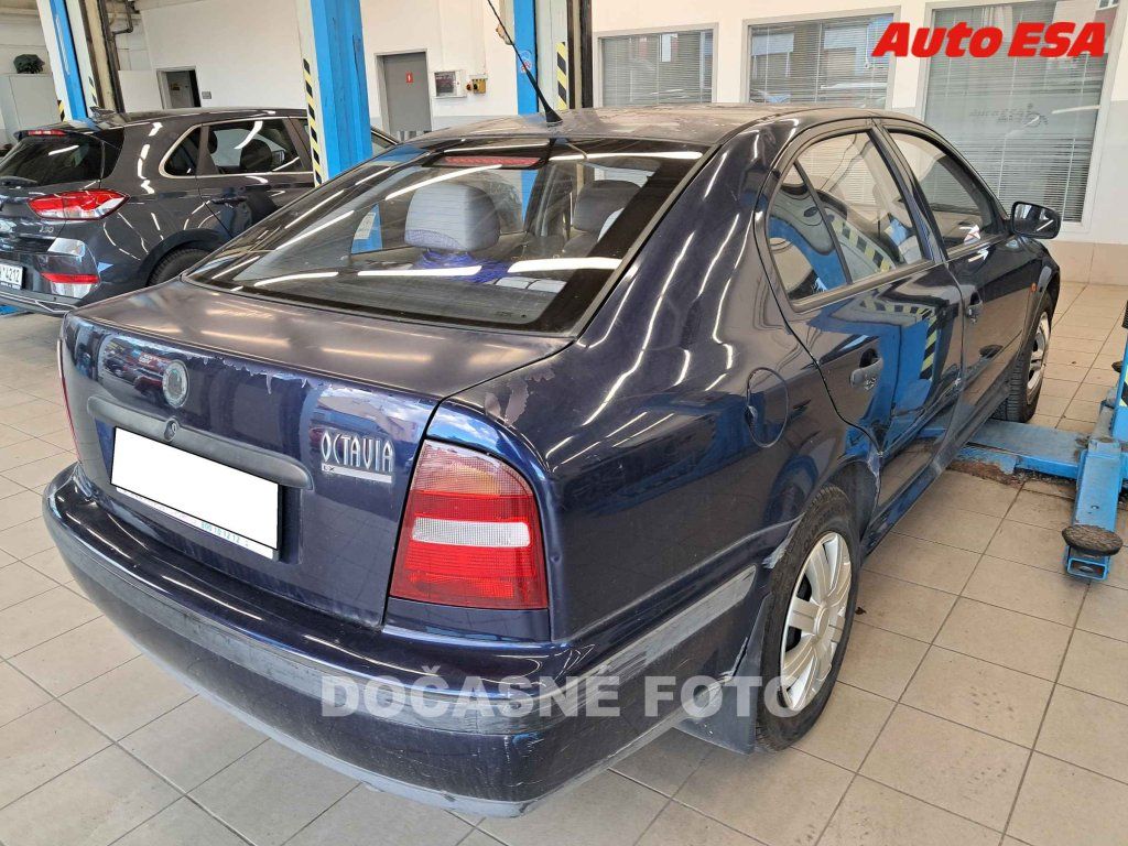 Škoda Octavia, 1.6MPi - fotka 2