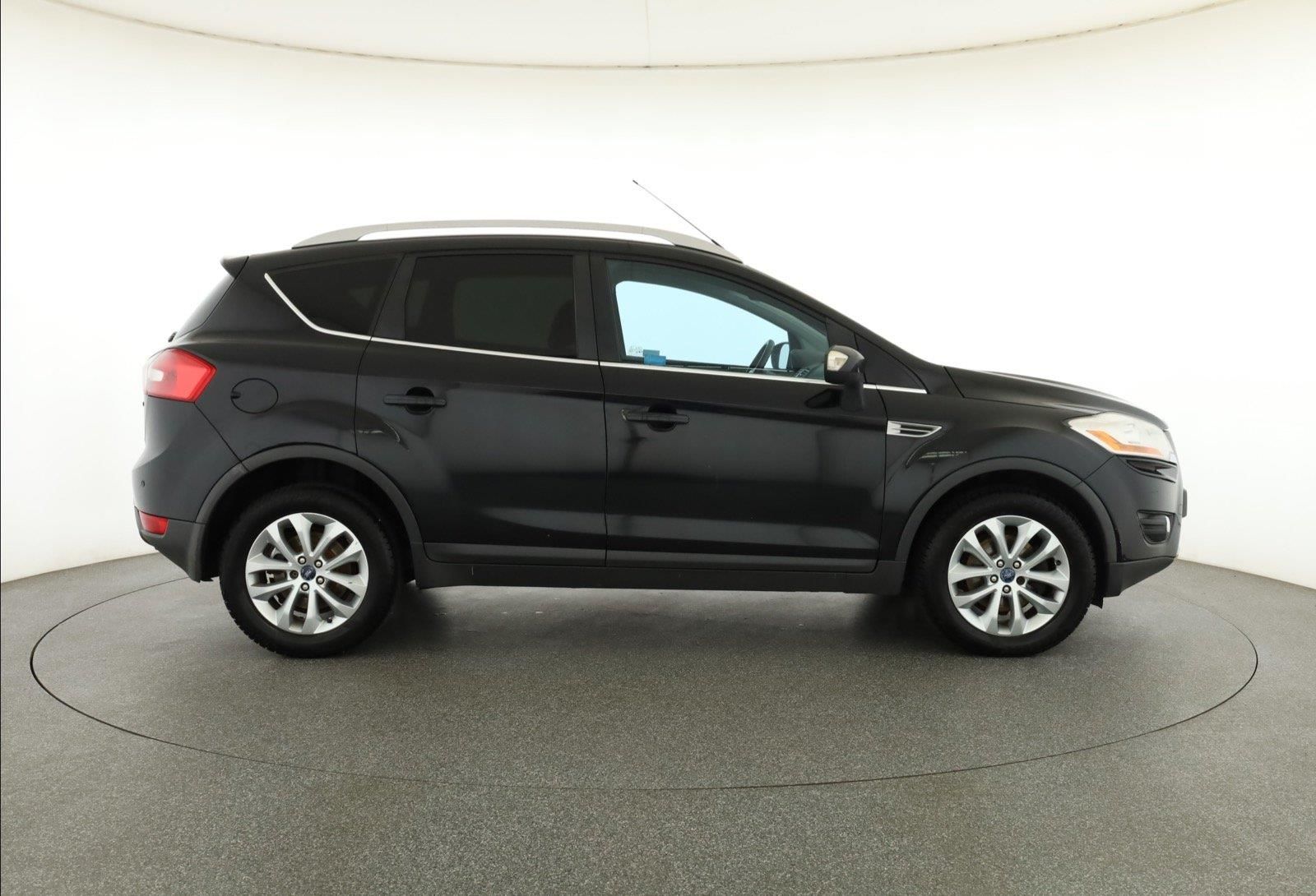 Ford Kuga, 2.0 TDCi, Kožené sedačky - fotka 6
