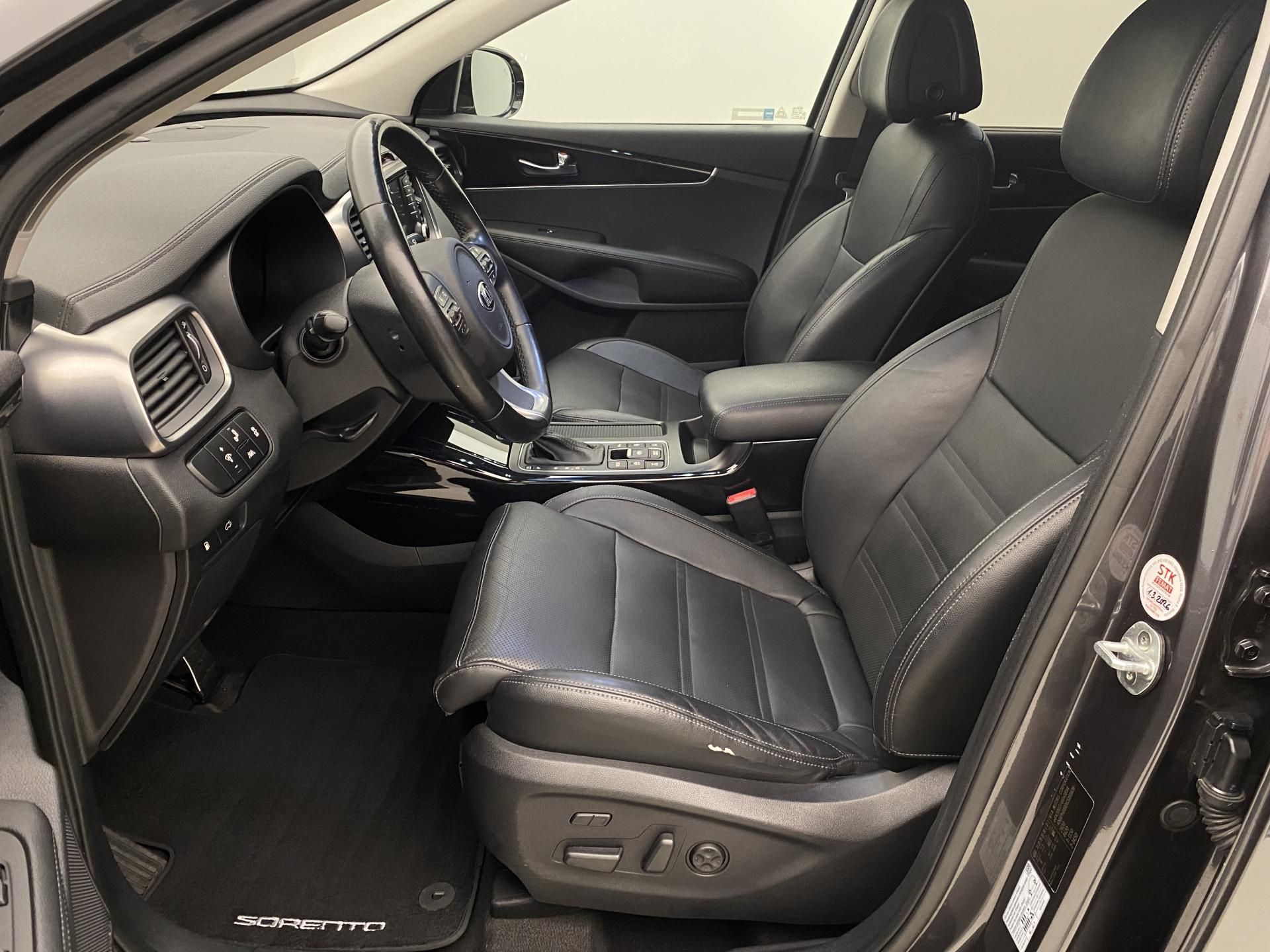 Kia Sorento, 2.2 CRDi 147kW AWD AUT 7míst - fotka 3