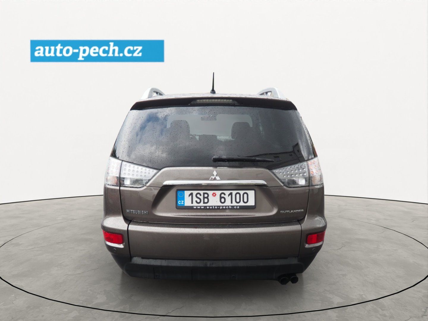 Mitsubishi Outlander, 2.0 DI-D, 123 kW, 4x4 - fotka 3