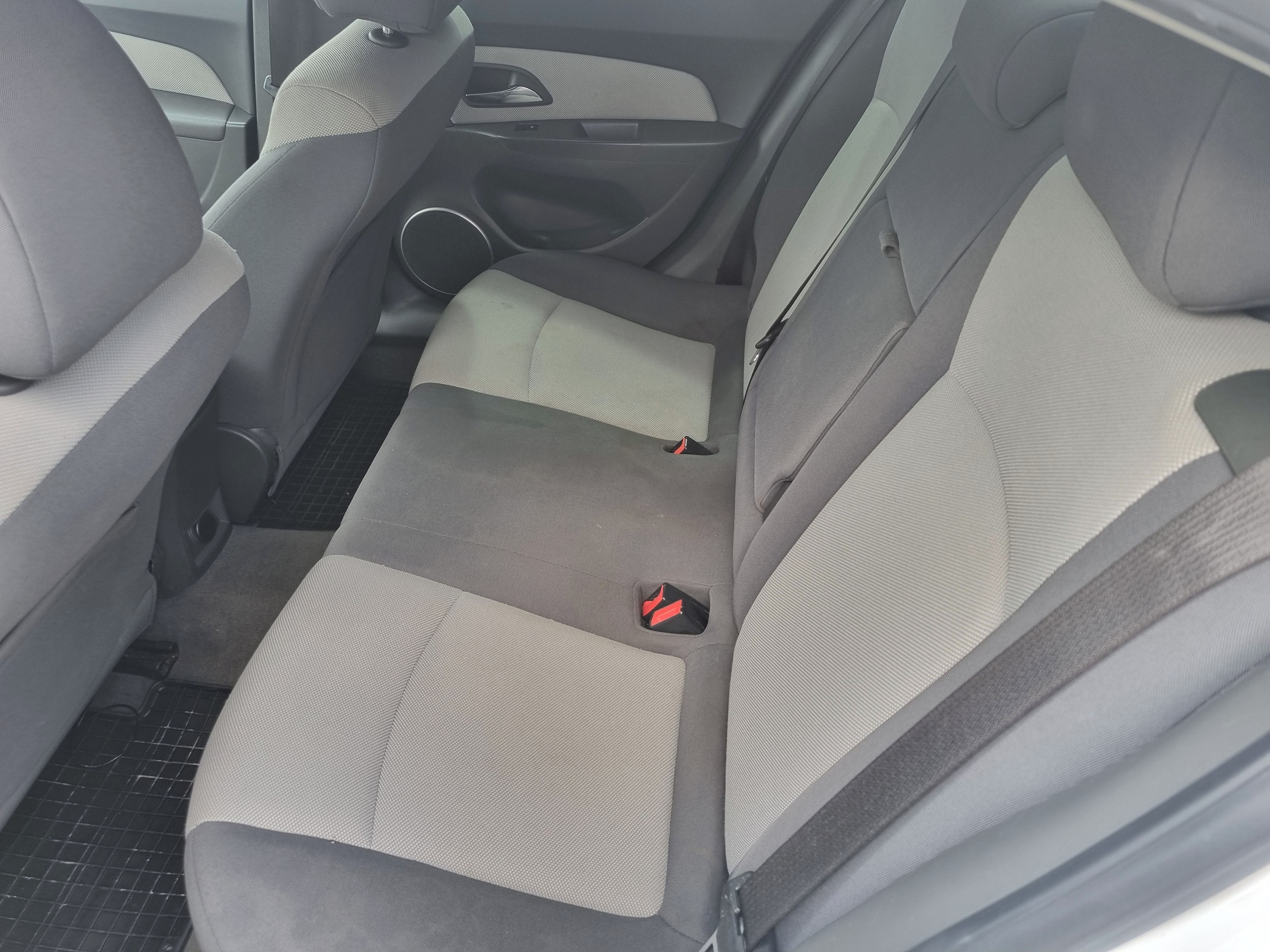 Chevrolet Cruze, 1.6i 83kw - fotka 6