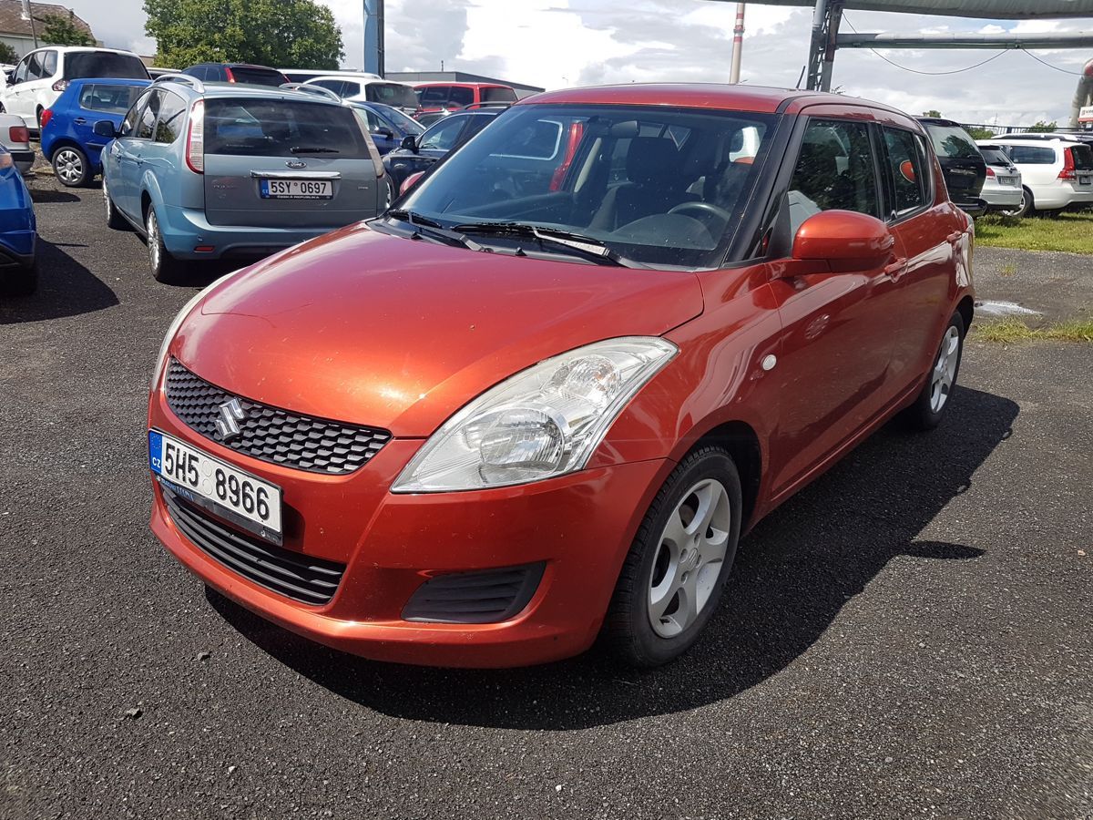 Suzuki Swift, 1.2i 69KW KLIMA - fotka 3