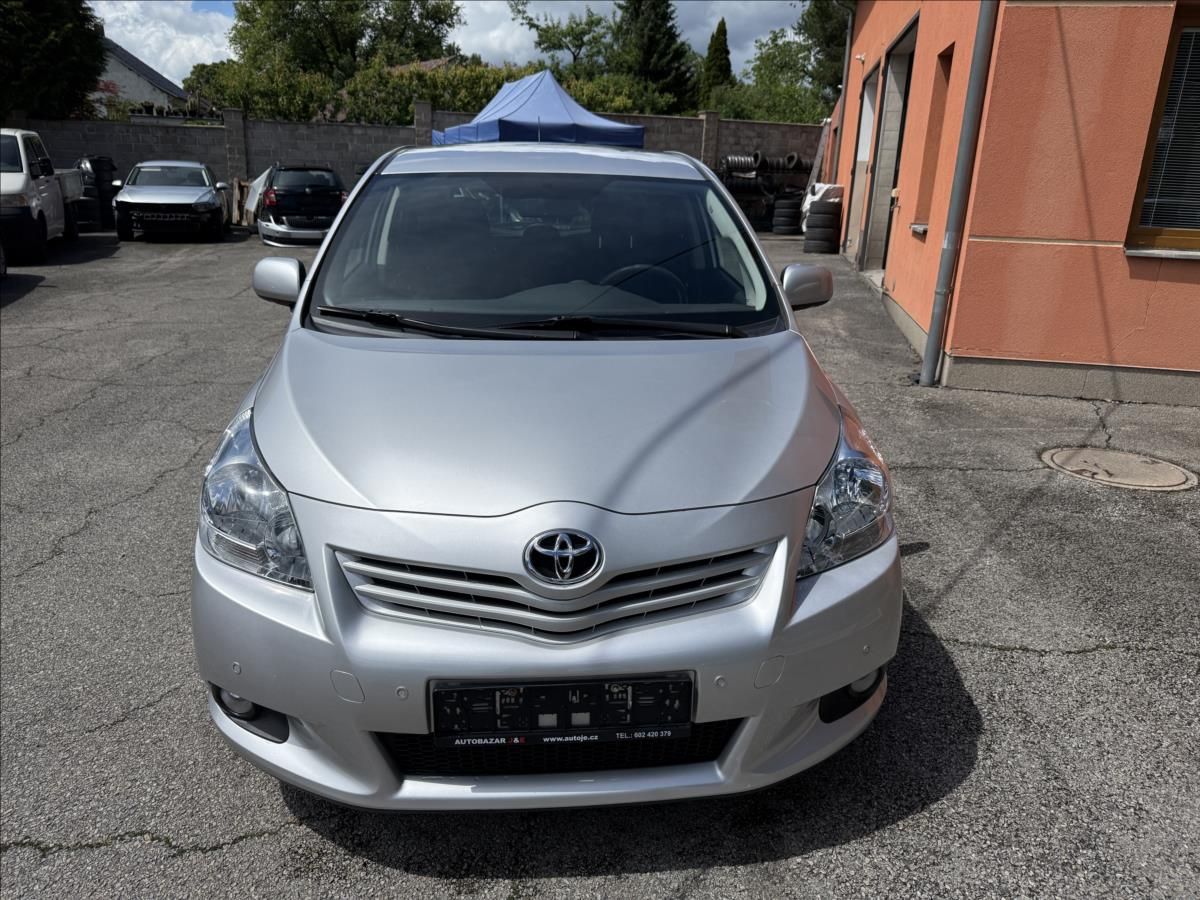 Toyota Verso, 1,6 VVTi - fotka 2