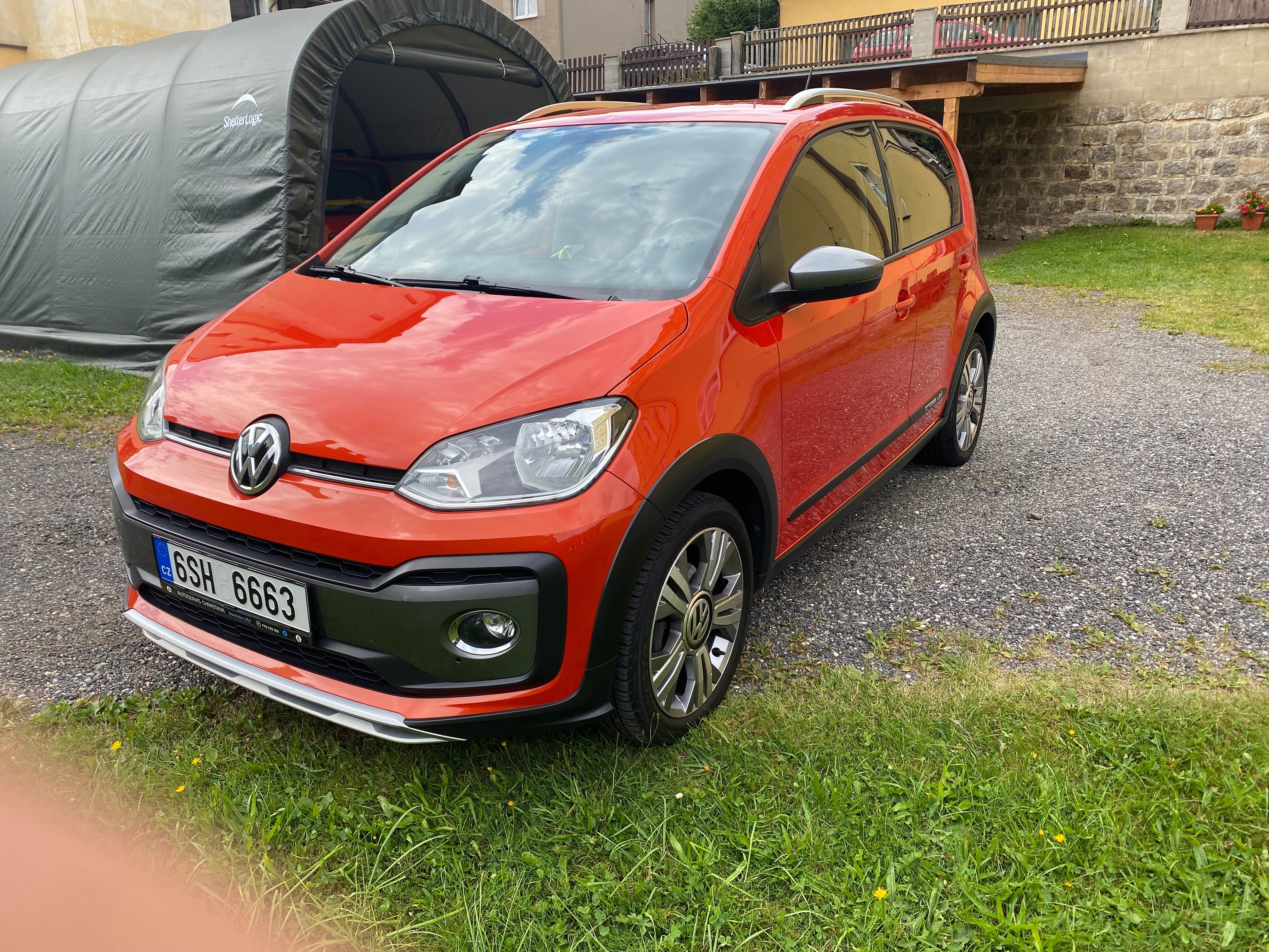 Volkswagen Up!, Cross tsi - fotka 2