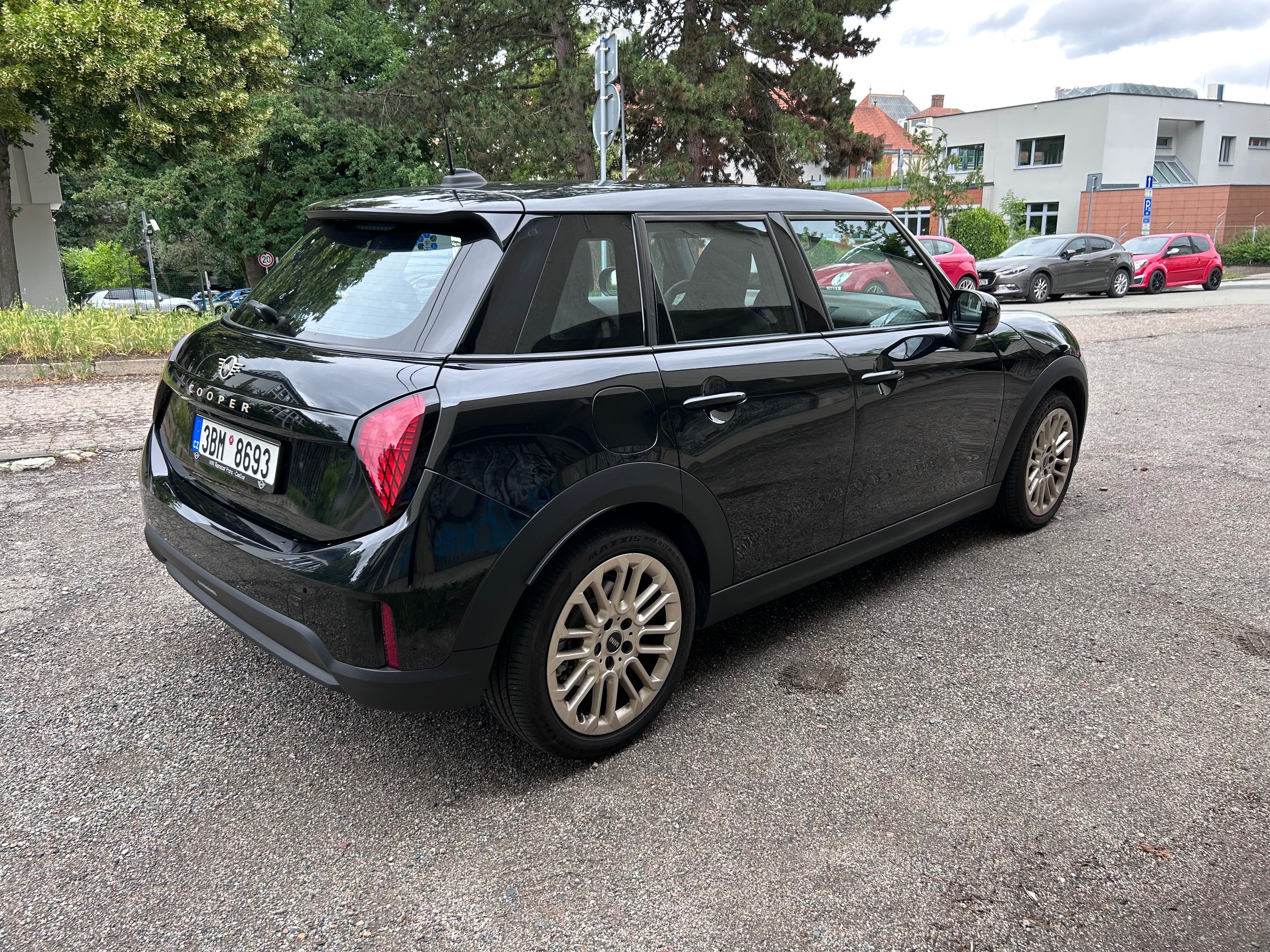 Mini Cooper, MINI C 5-door - fotka 3