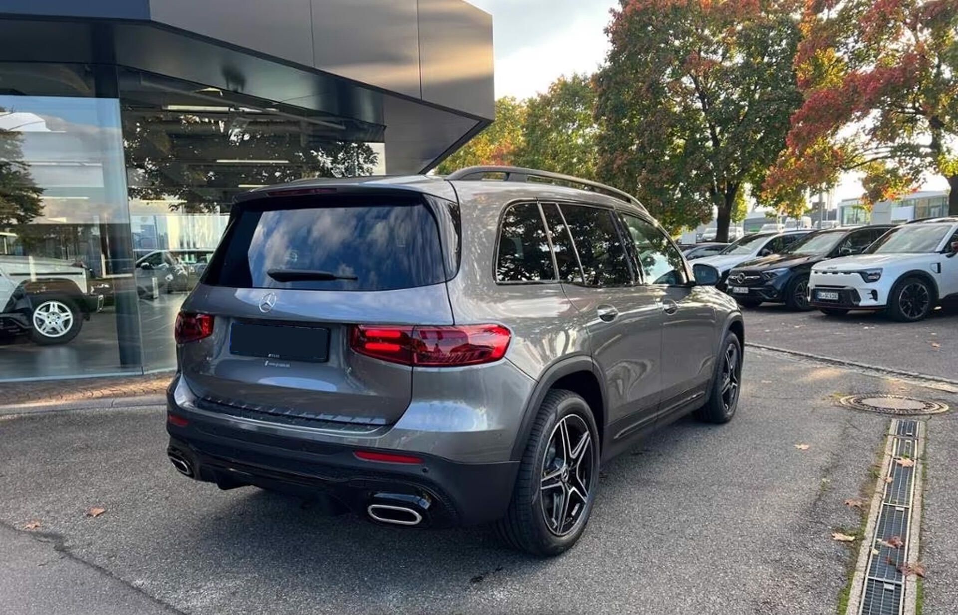 Mercedes-Benz GLB, 200d 4M AMG Pano 7 míst MULTIB - fotka 4