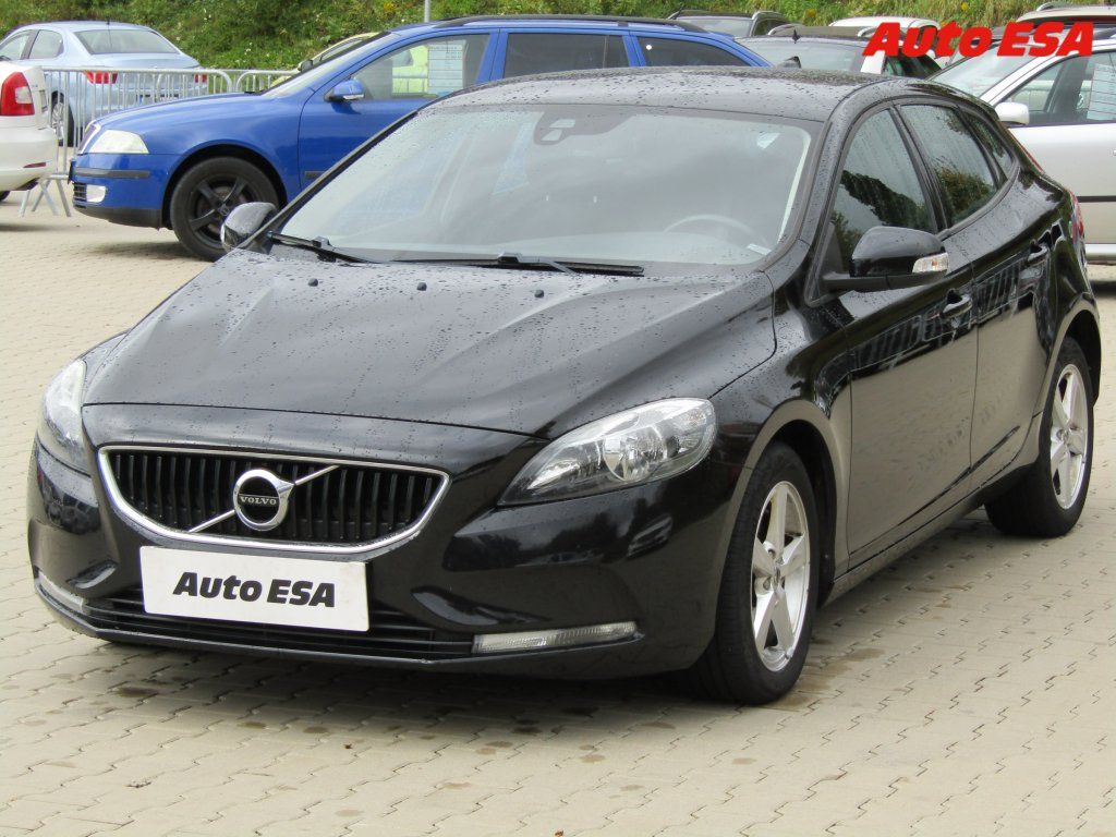 Volvo V40, 2.0D,AC,temp - fotka 3