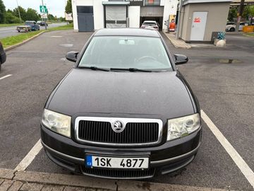 superb 2.5 135 kw servisováno