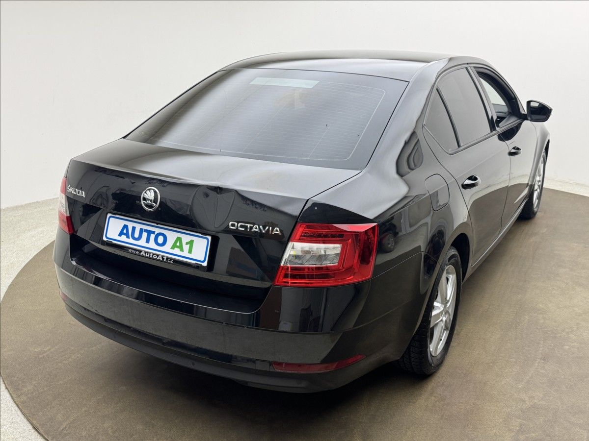 Škoda Octavia, 1,6 DPH KLIMA LED VÝHŘEV ČR - fotka 4