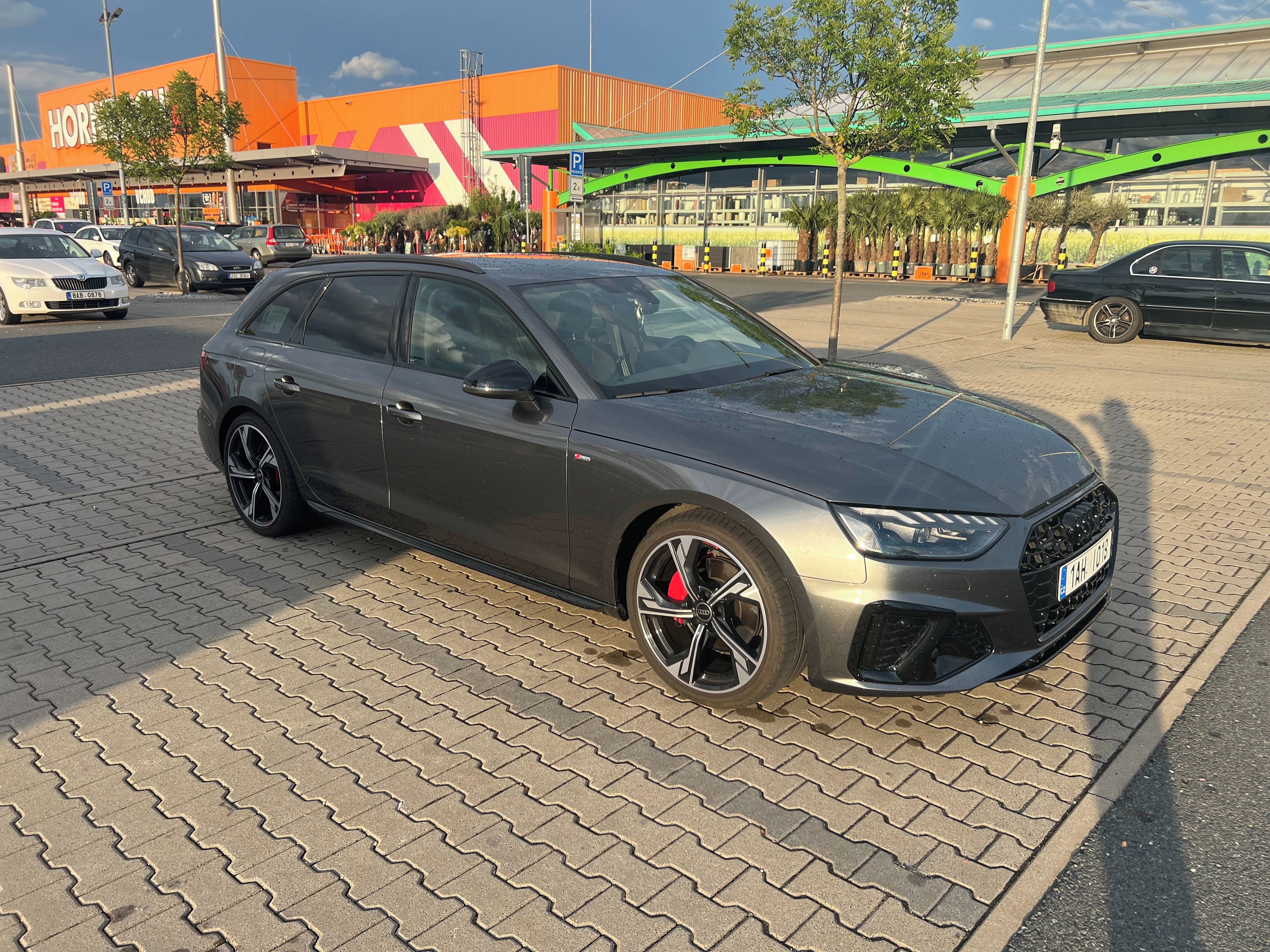 Audi A4 Avant, S line - fotka 3