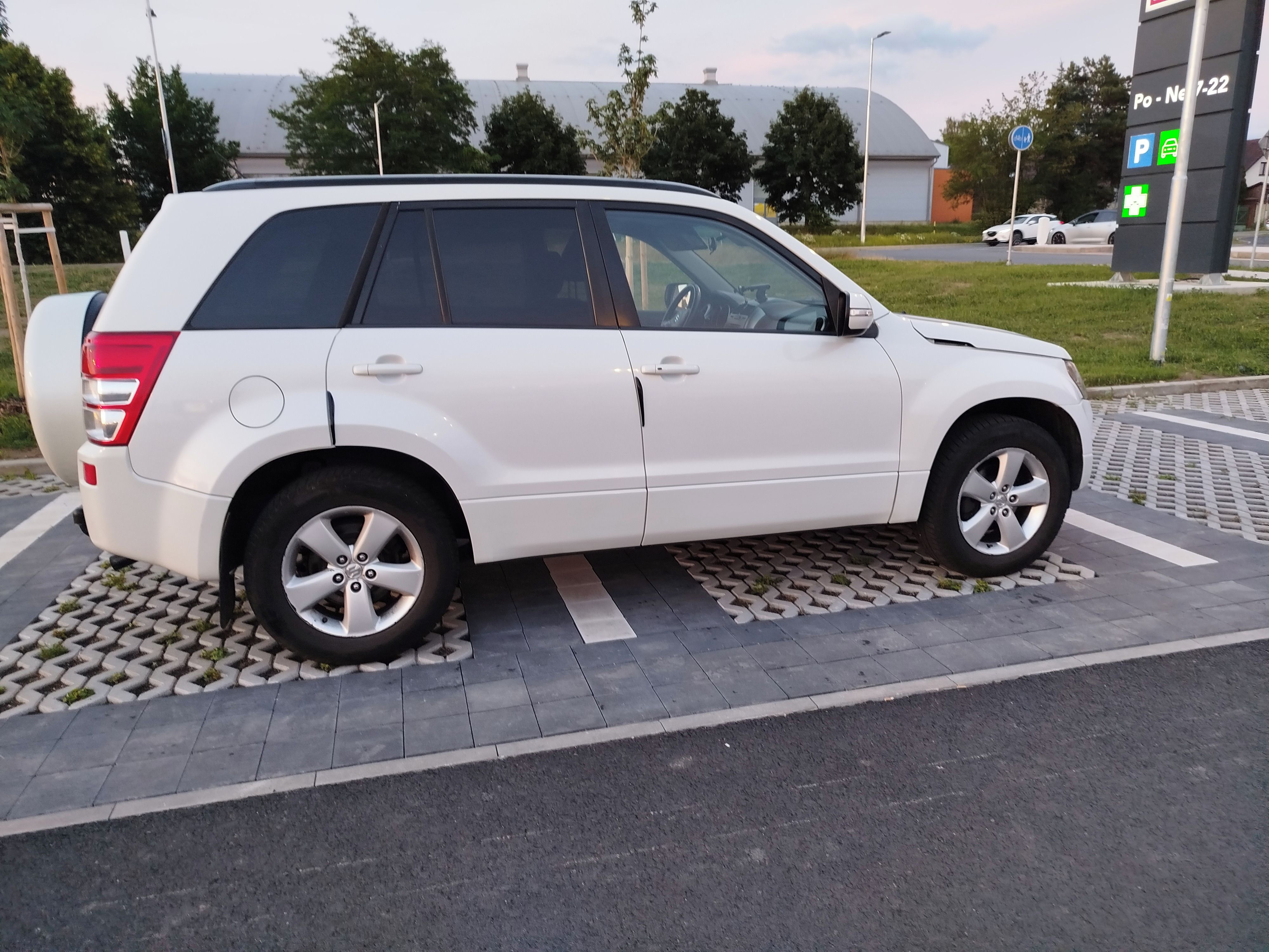 Suzuki Grand Vitara - fotka 2